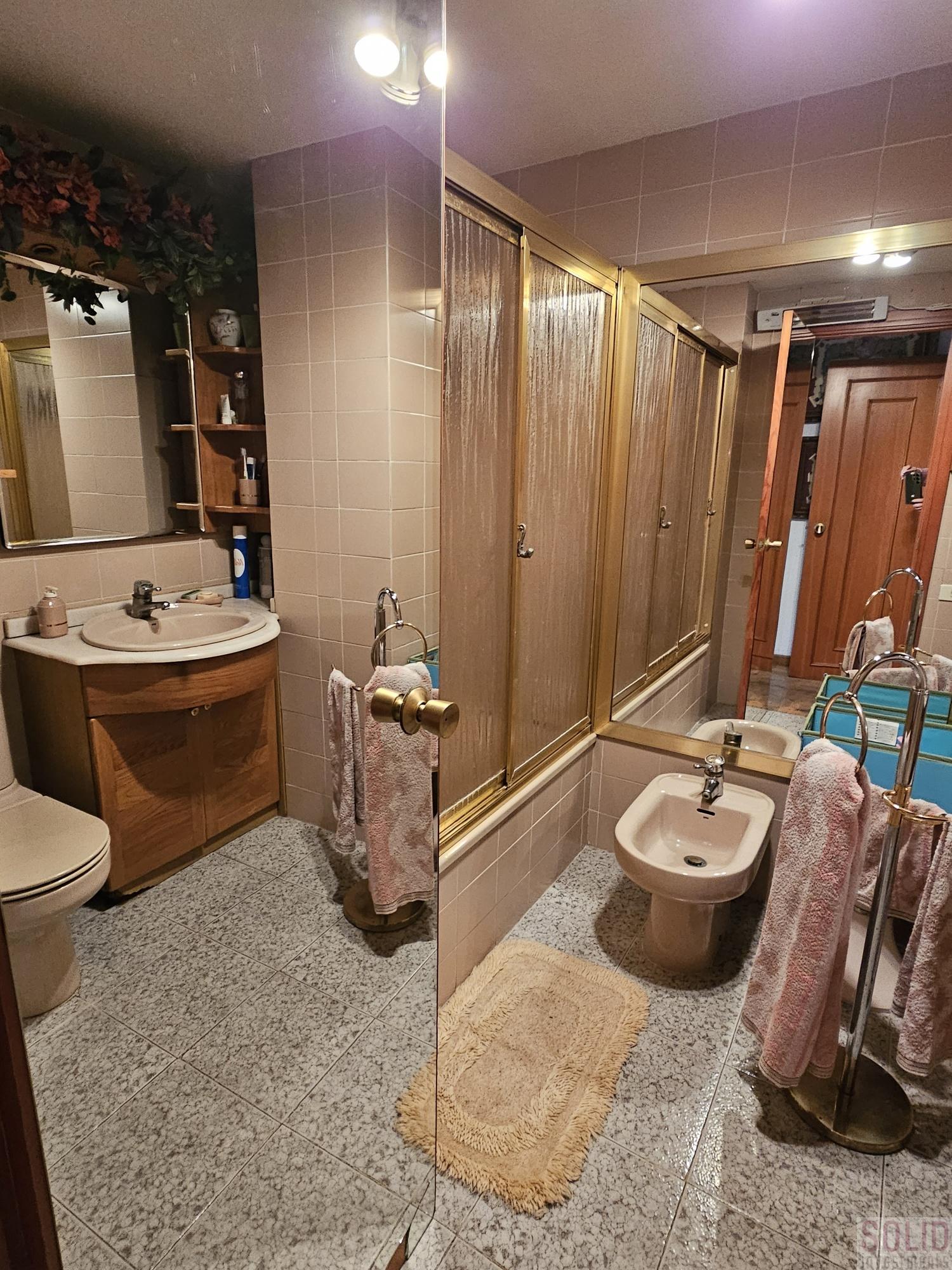 For sale of flat in Valencia