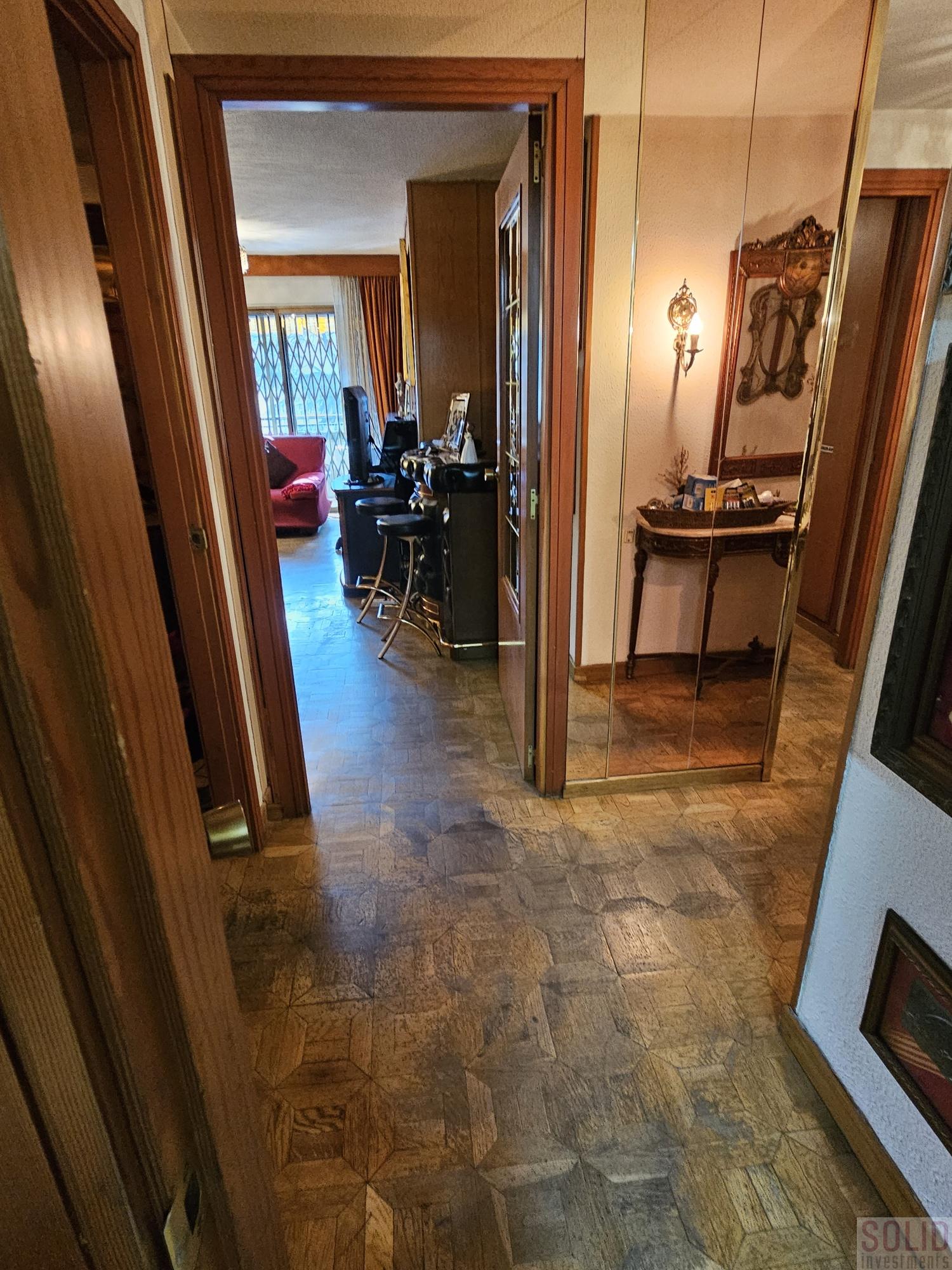 For sale of flat in Valencia