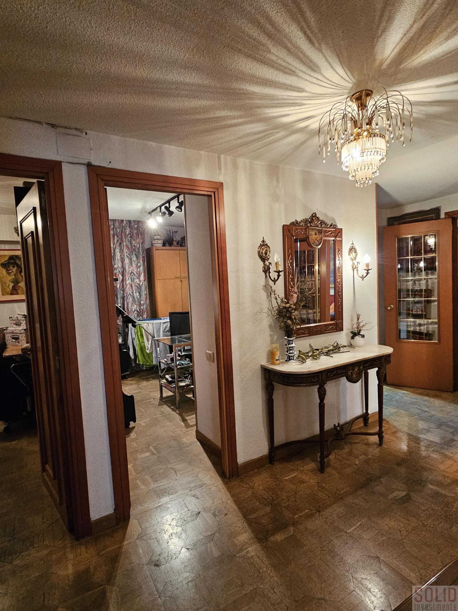 For sale of flat in Valencia