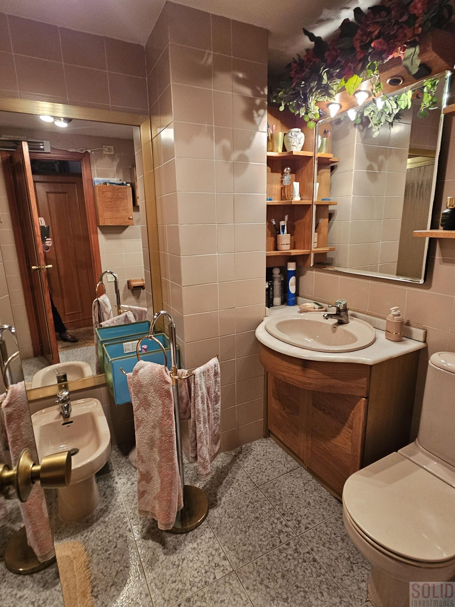 For sale of flat in Valencia