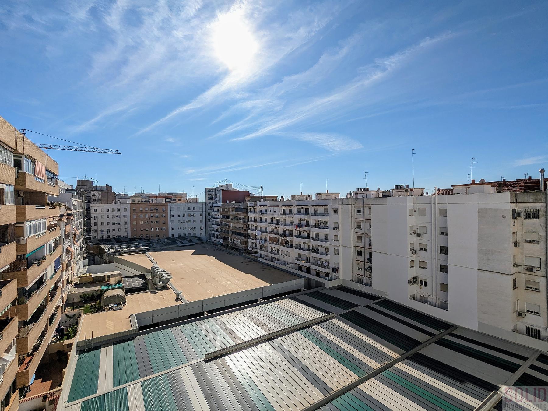 For sale of flat in Valencia