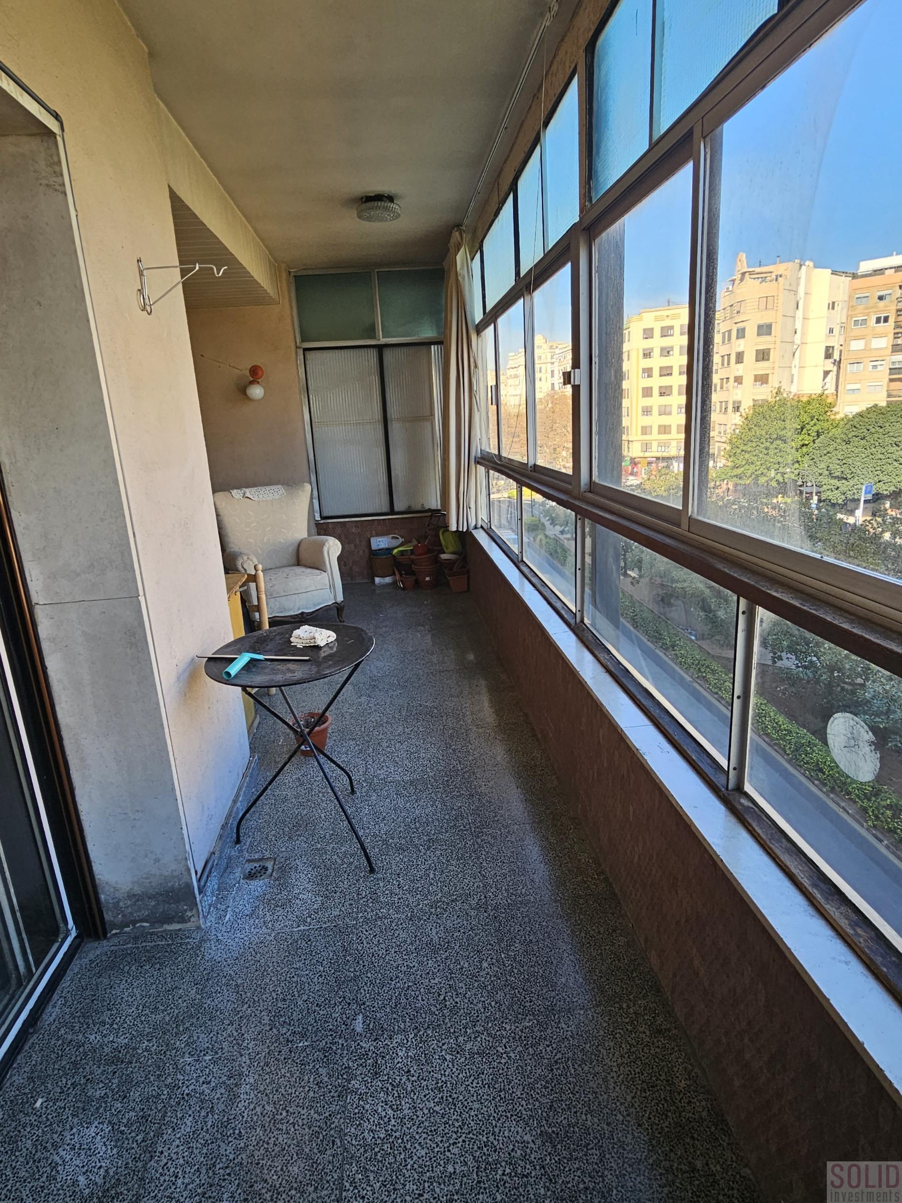 For sale of flat in Valencia