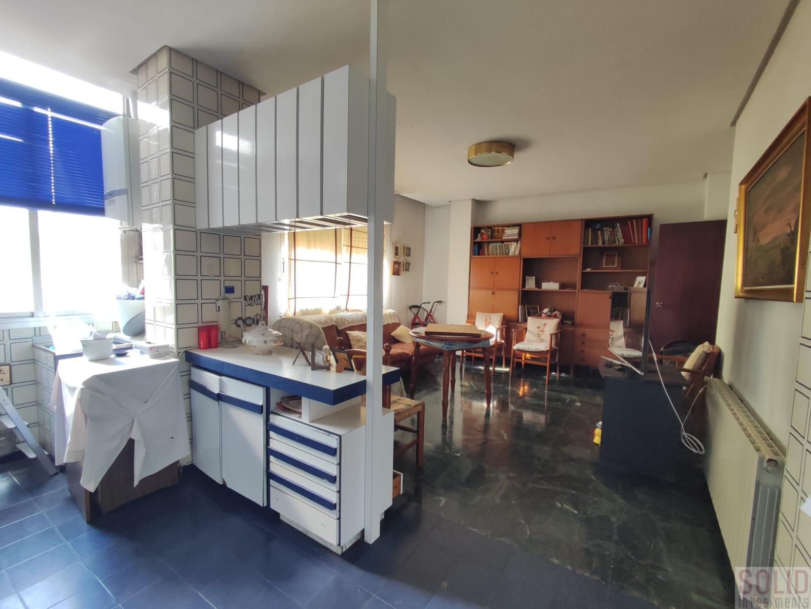 For sale of flat in Valencia