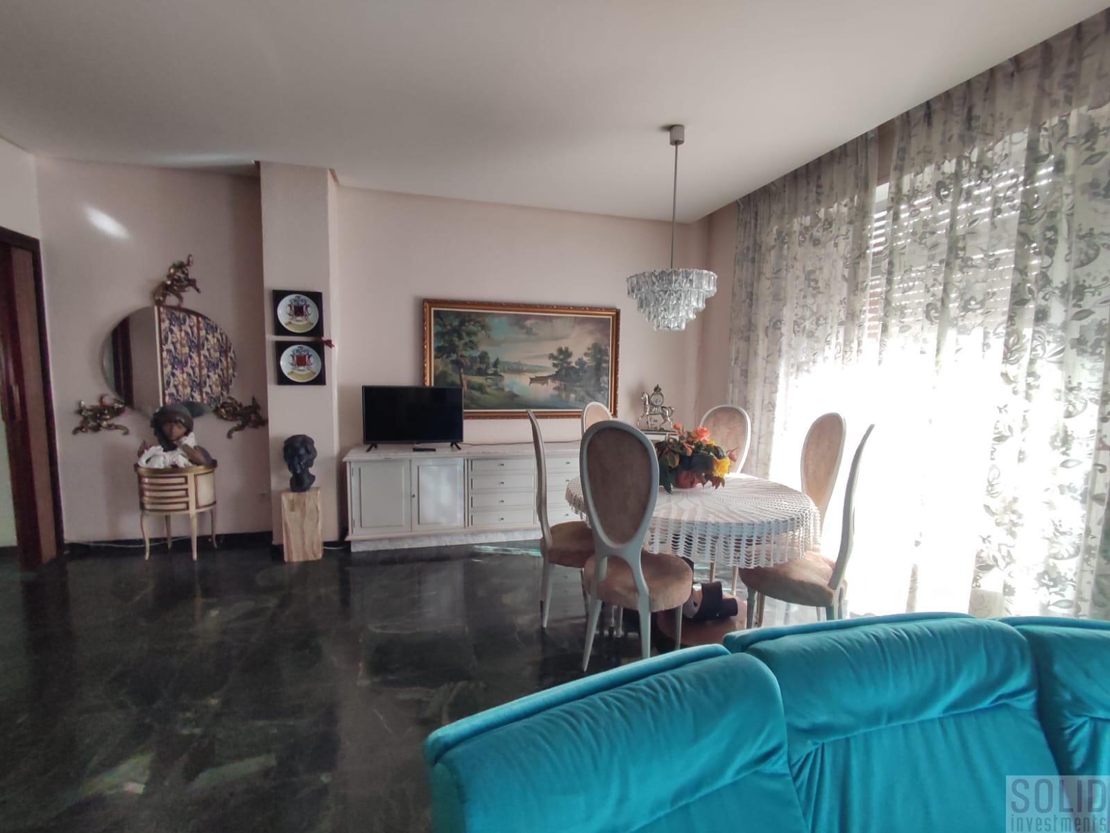 For sale of flat in Valencia