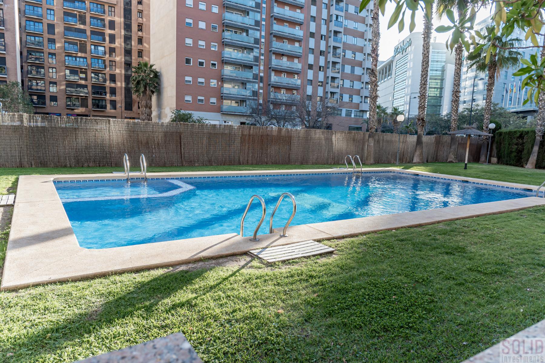 For sale of flat in Valencia