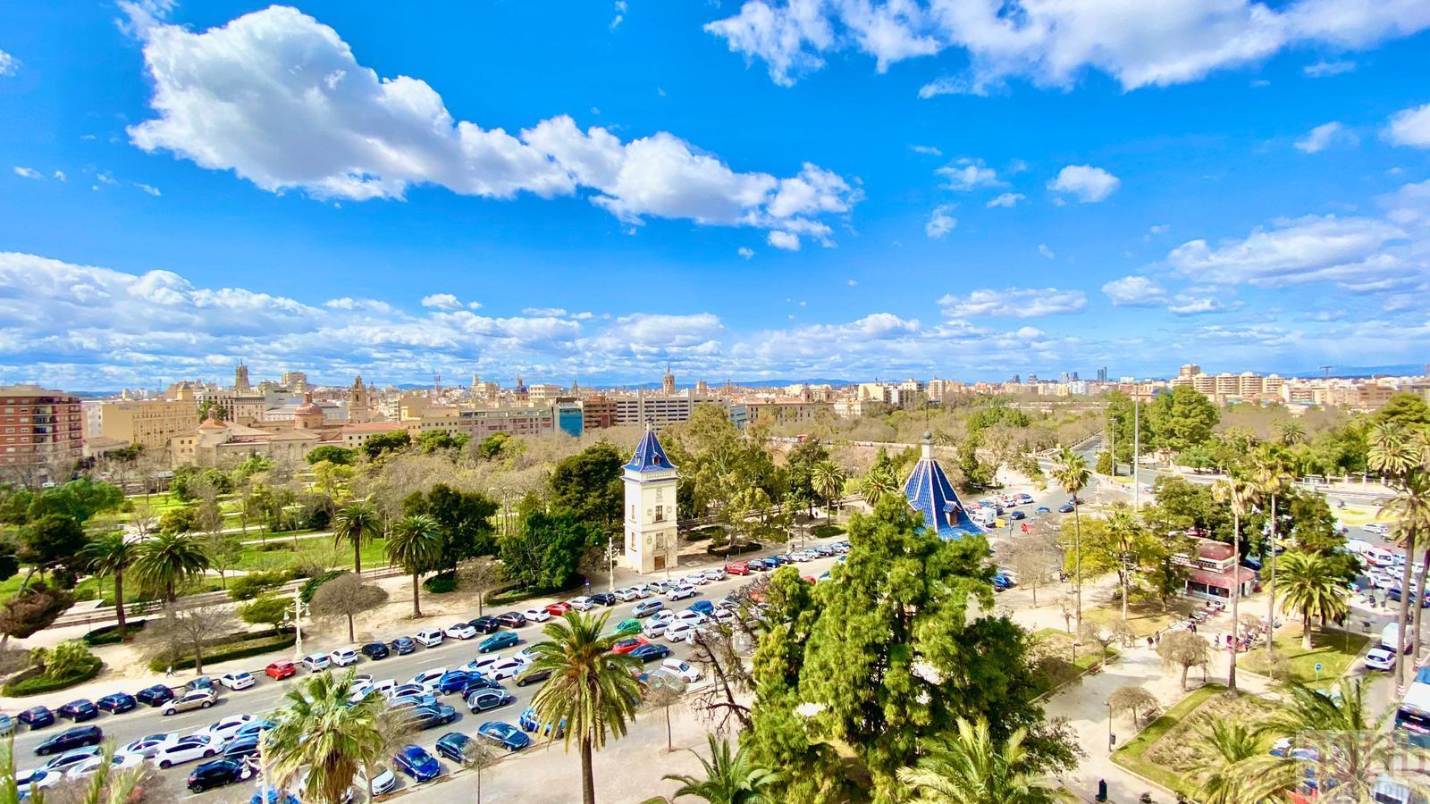 For sale of flat in Valencia