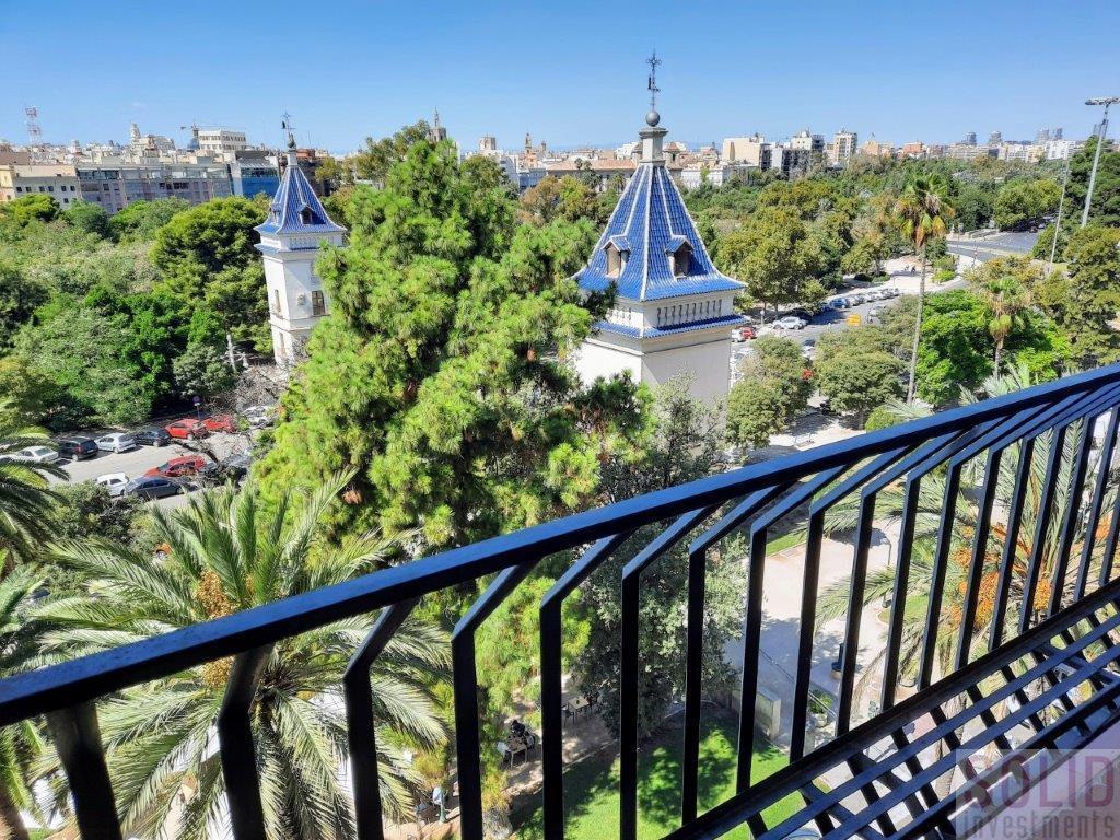 For sale of flat in Valencia
