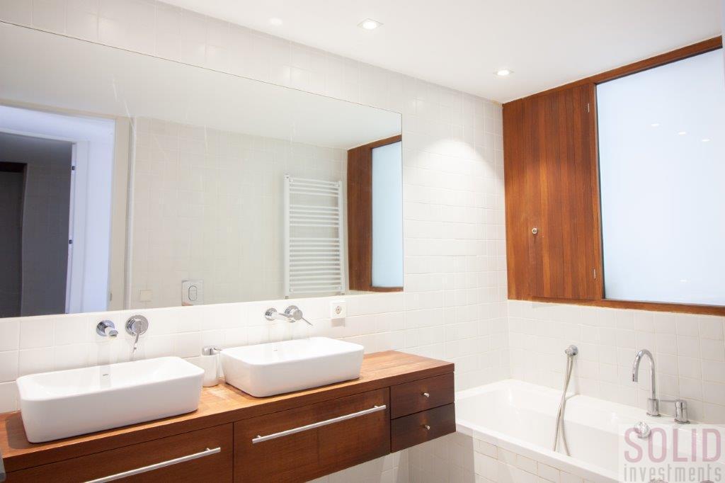For sale of flat in Valencia