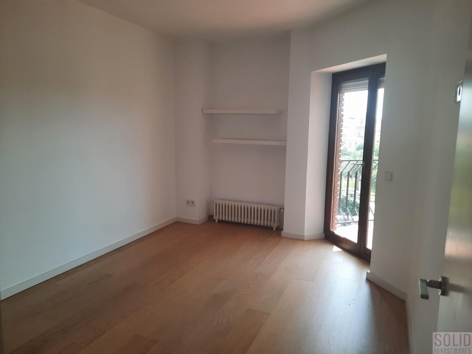 For sale of flat in Valencia