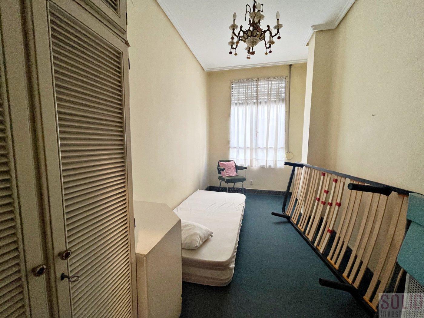 For sale of flat in Valencia