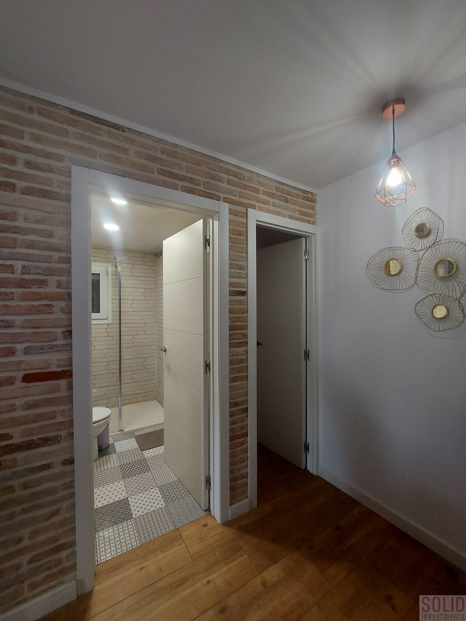 For sale of flat in Valencia