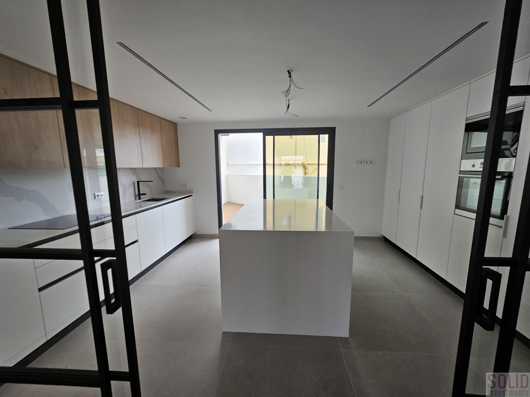 For sale of penthouse in Valencia