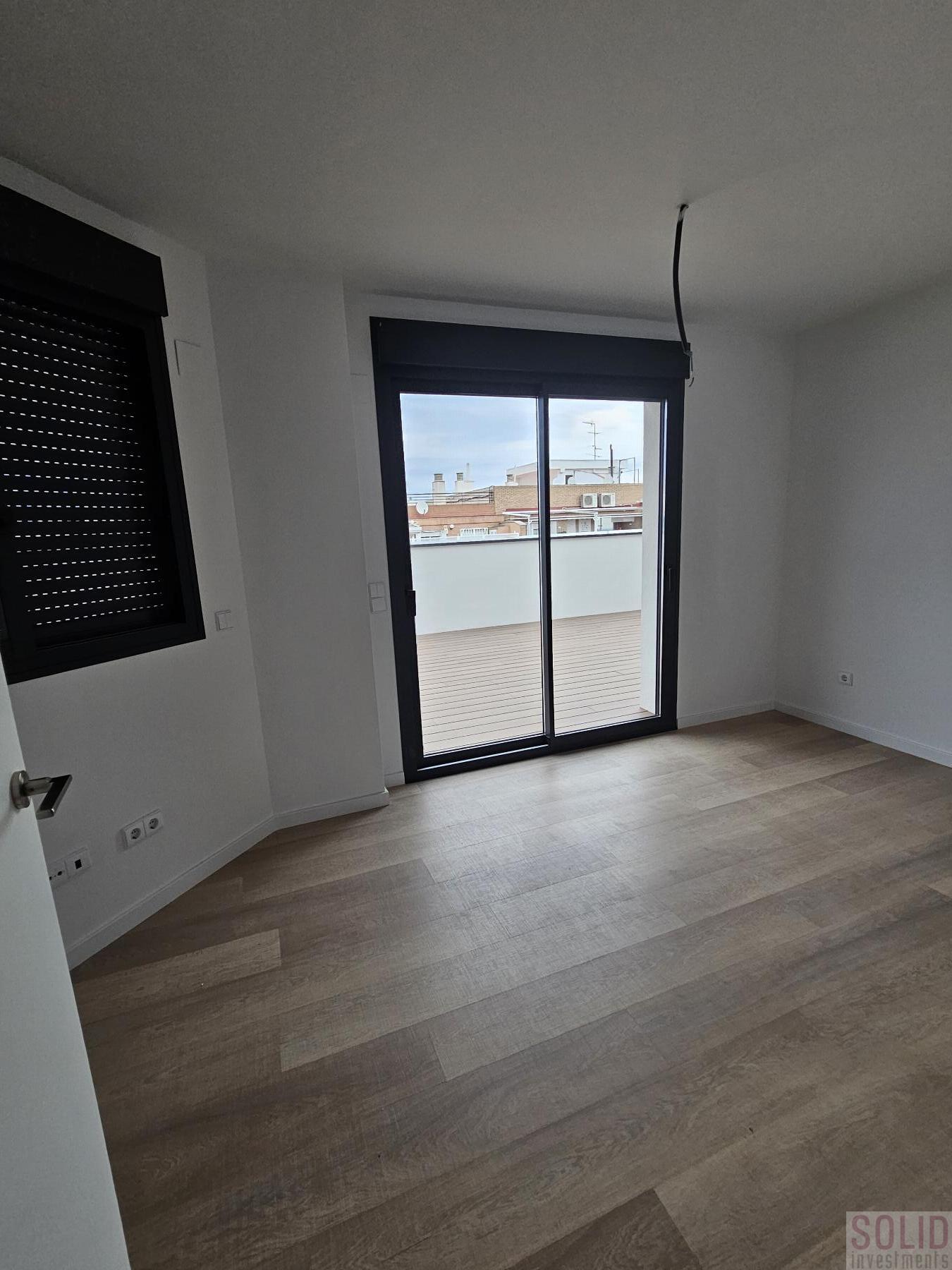 For sale of penthouse in Valencia