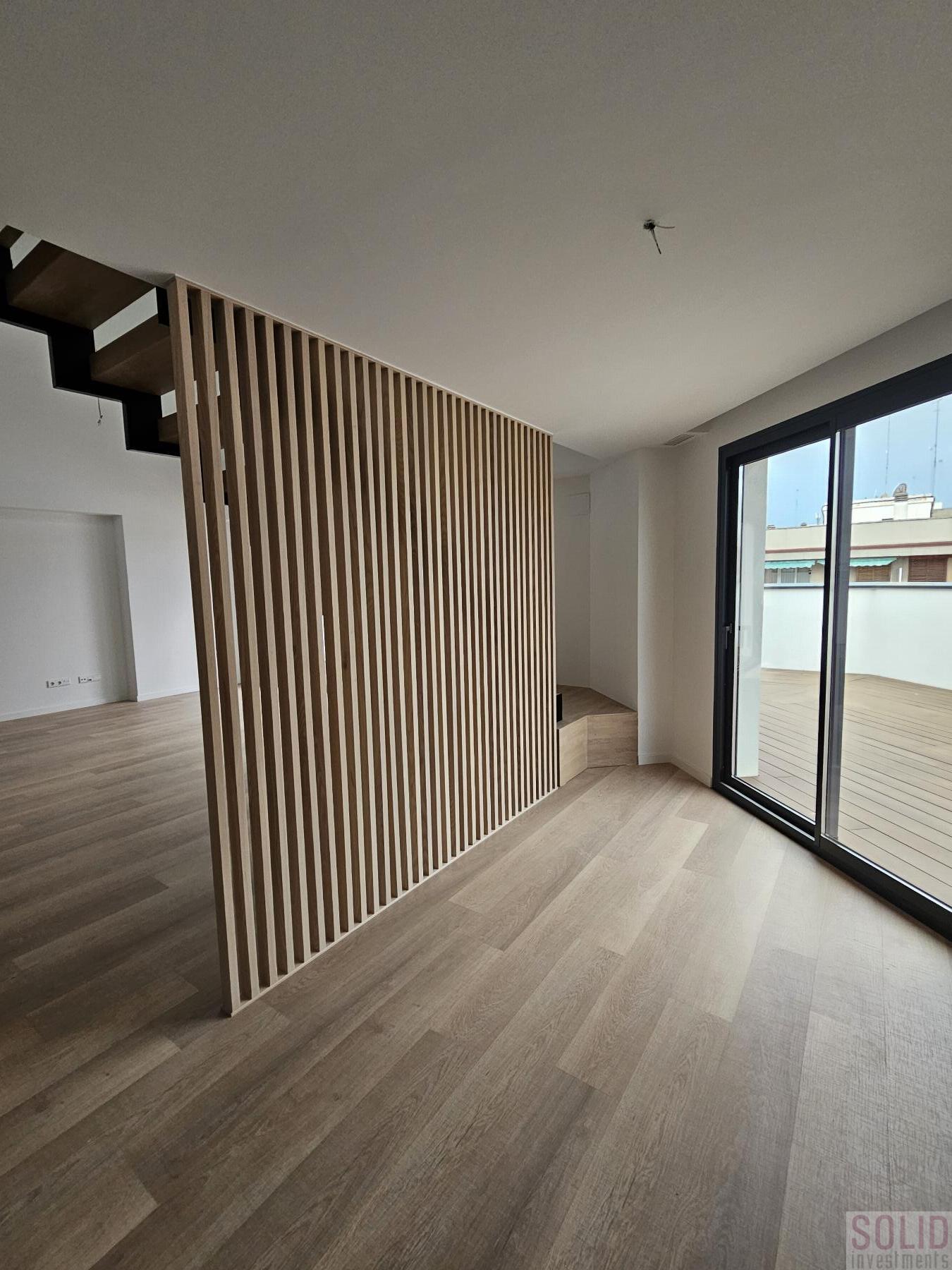 For sale of penthouse in Valencia