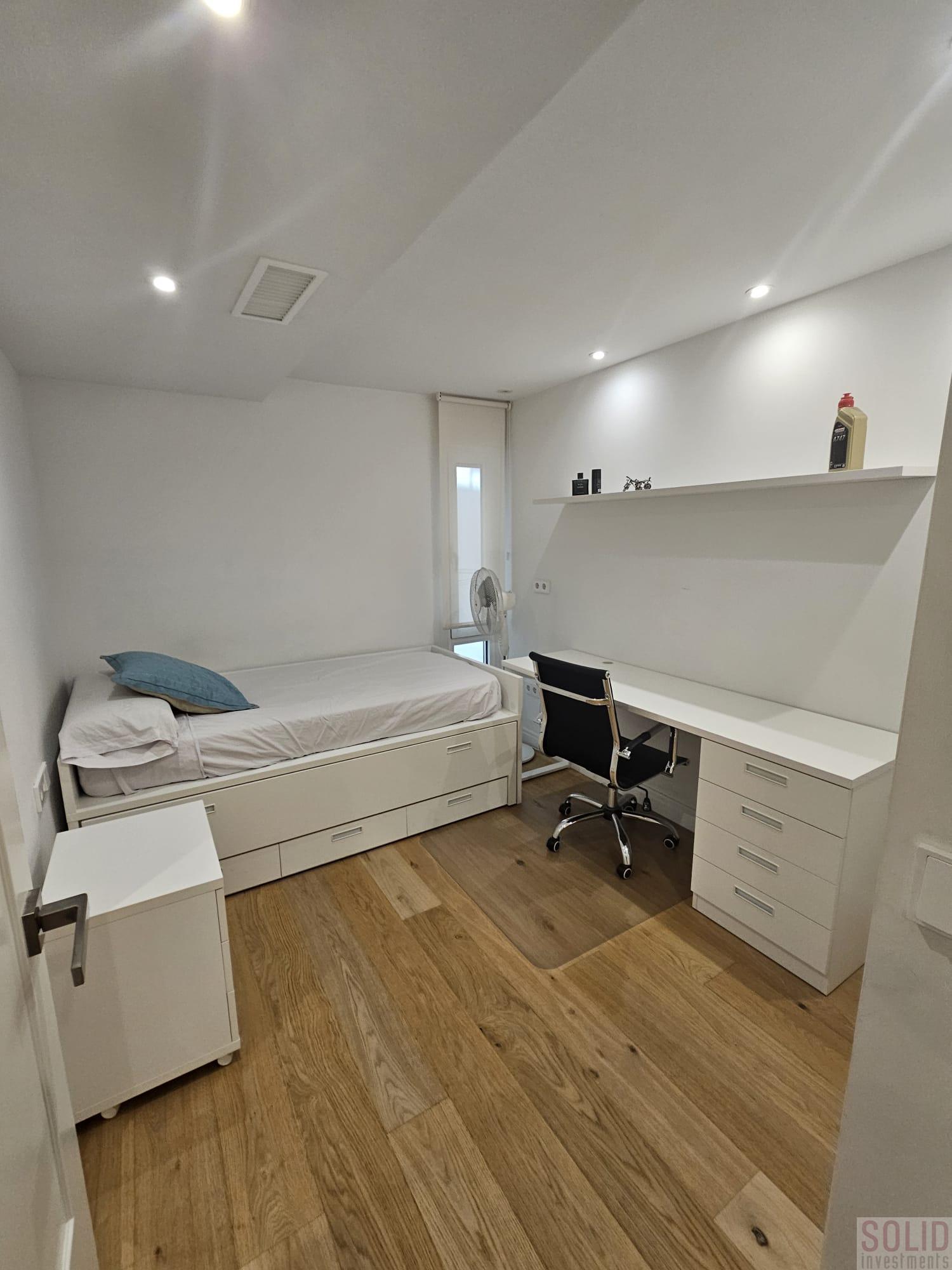 For sale of flat in Valencia