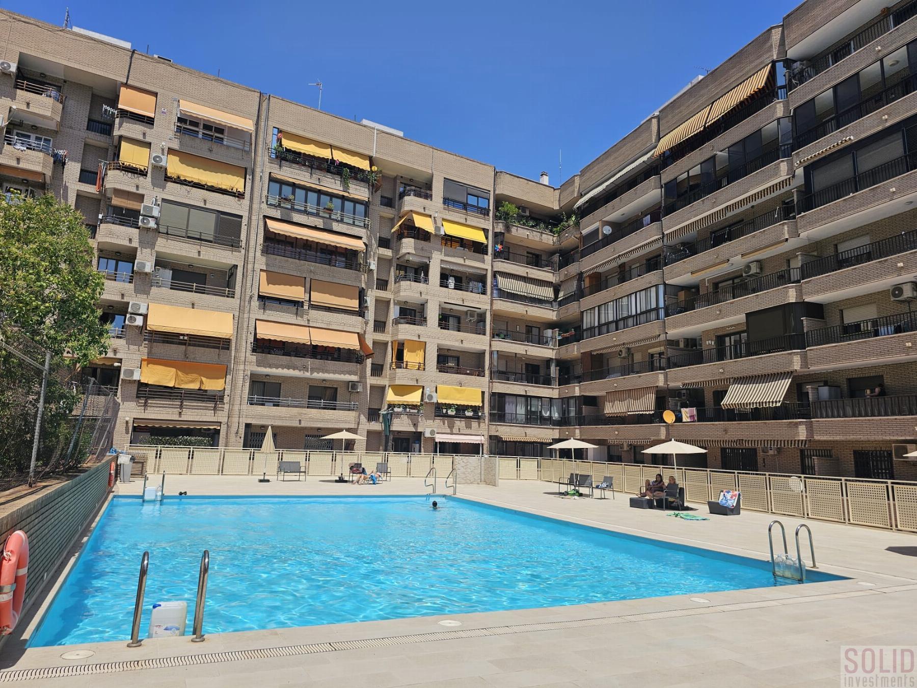 For sale of flat in Valencia
