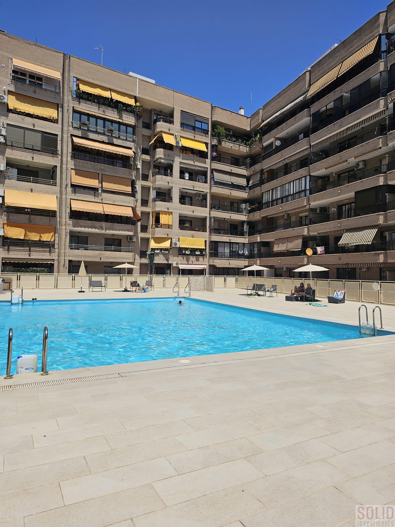 For sale of flat in Valencia