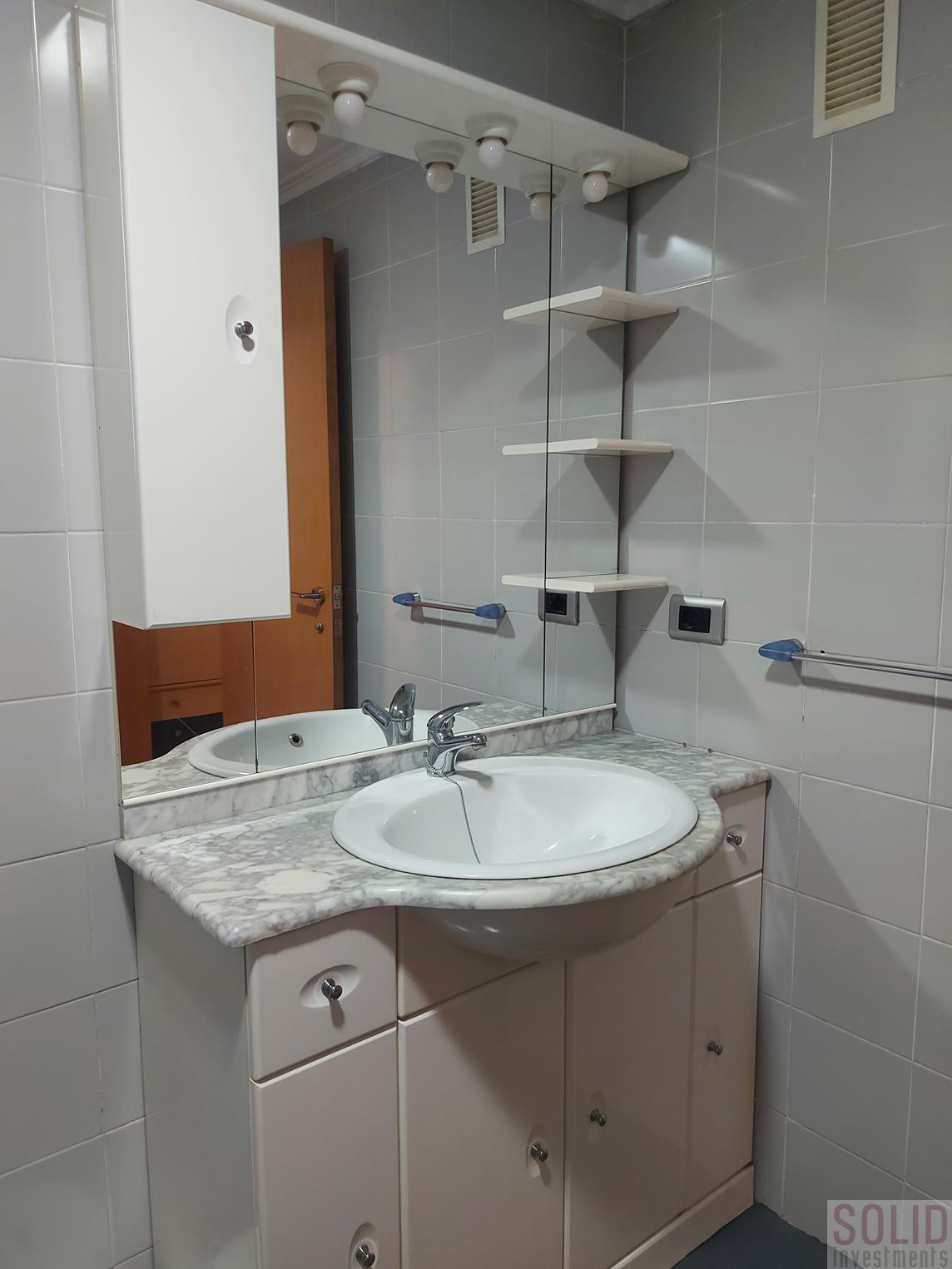 For sale of flat in Valencia