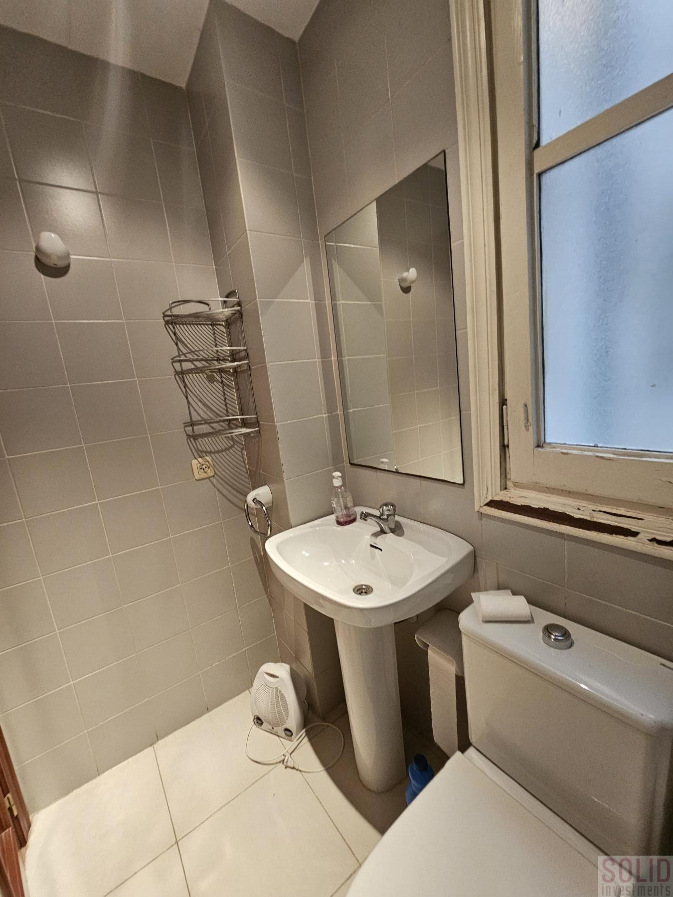 For sale of flat in Valencia