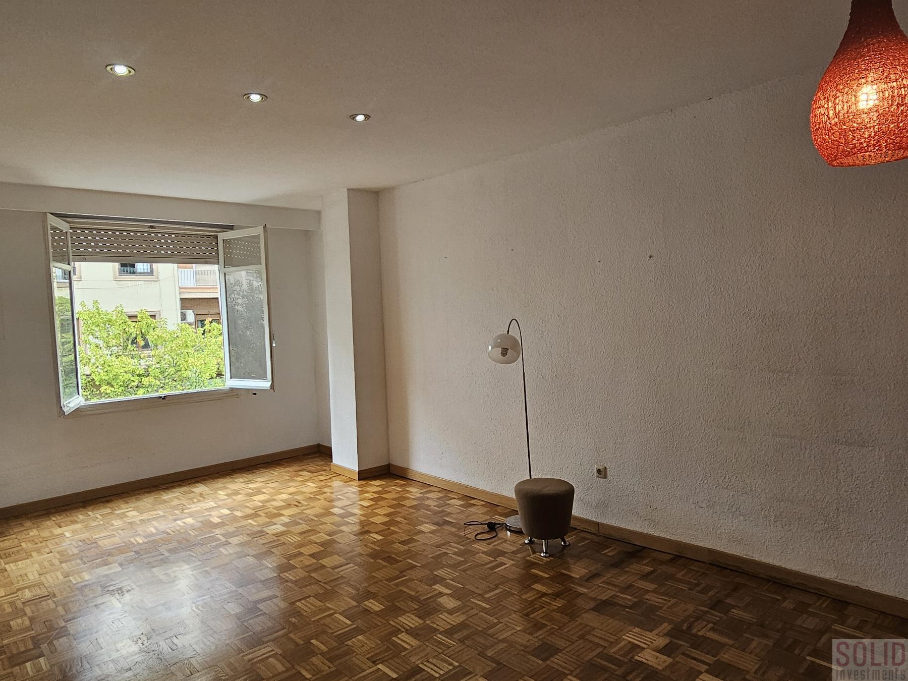 For sale of flat in Valencia