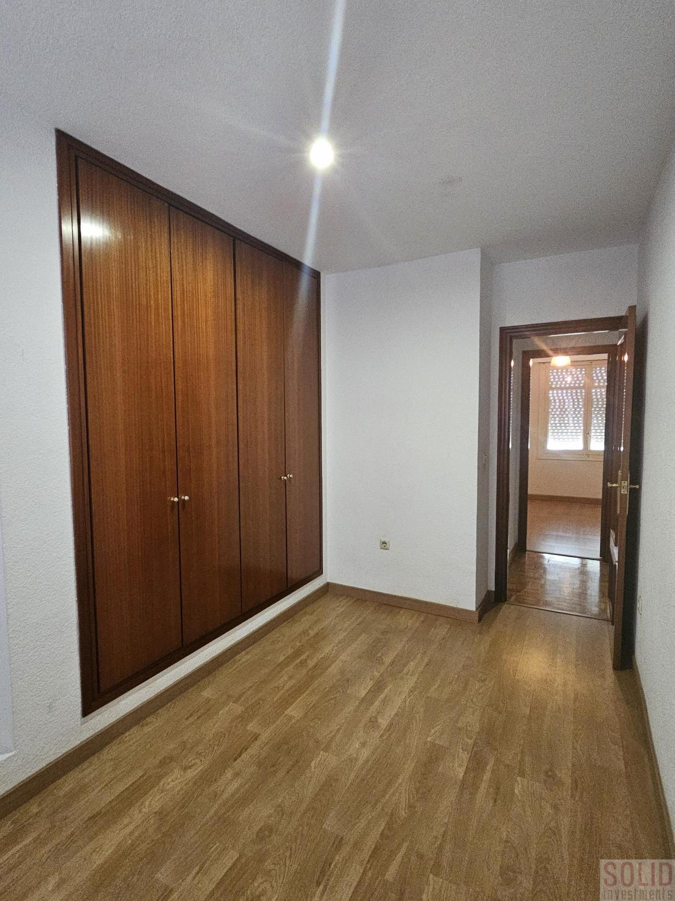 For sale of flat in Valencia