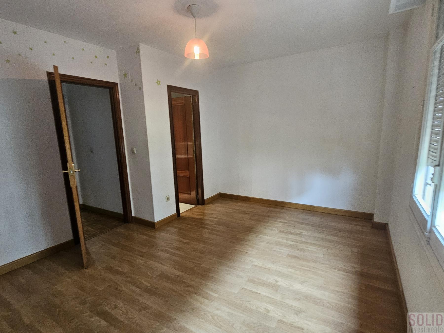 For sale of flat in Valencia