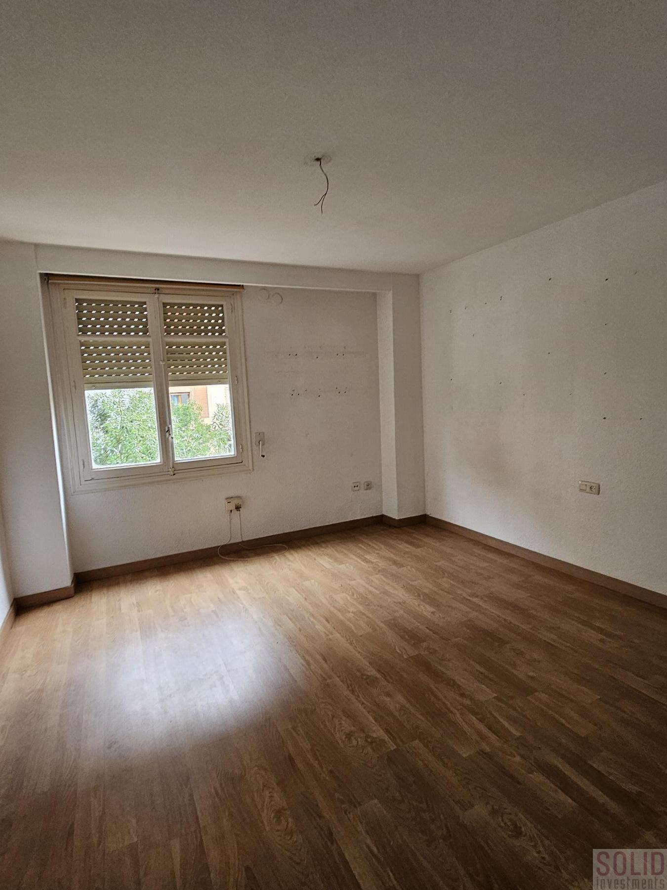 For sale of flat in Valencia