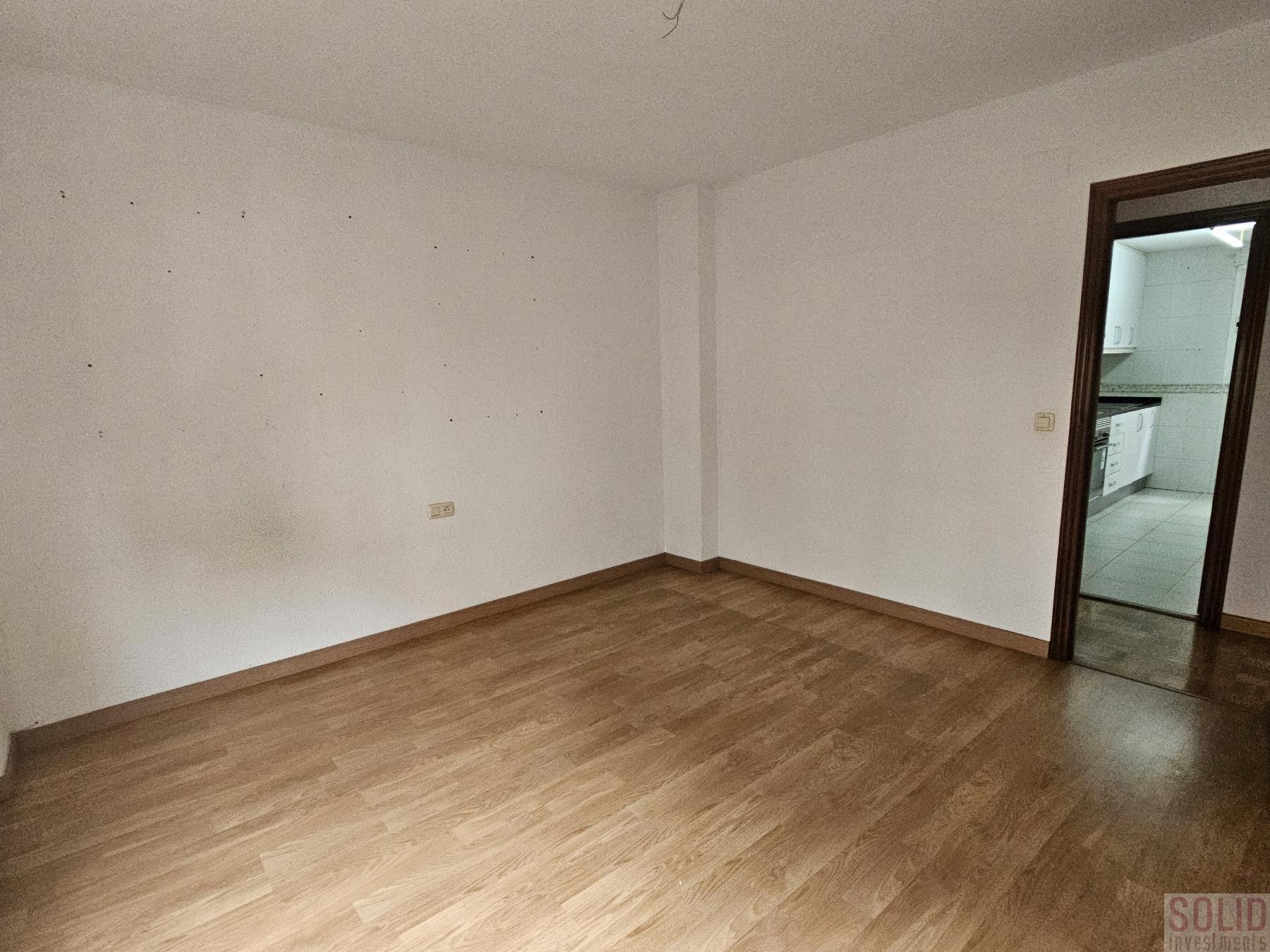 For sale of flat in Valencia