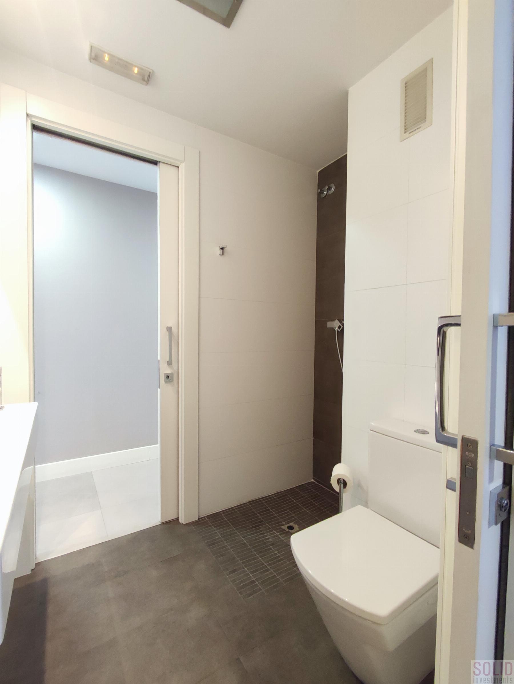 For sale of flat in Valencia