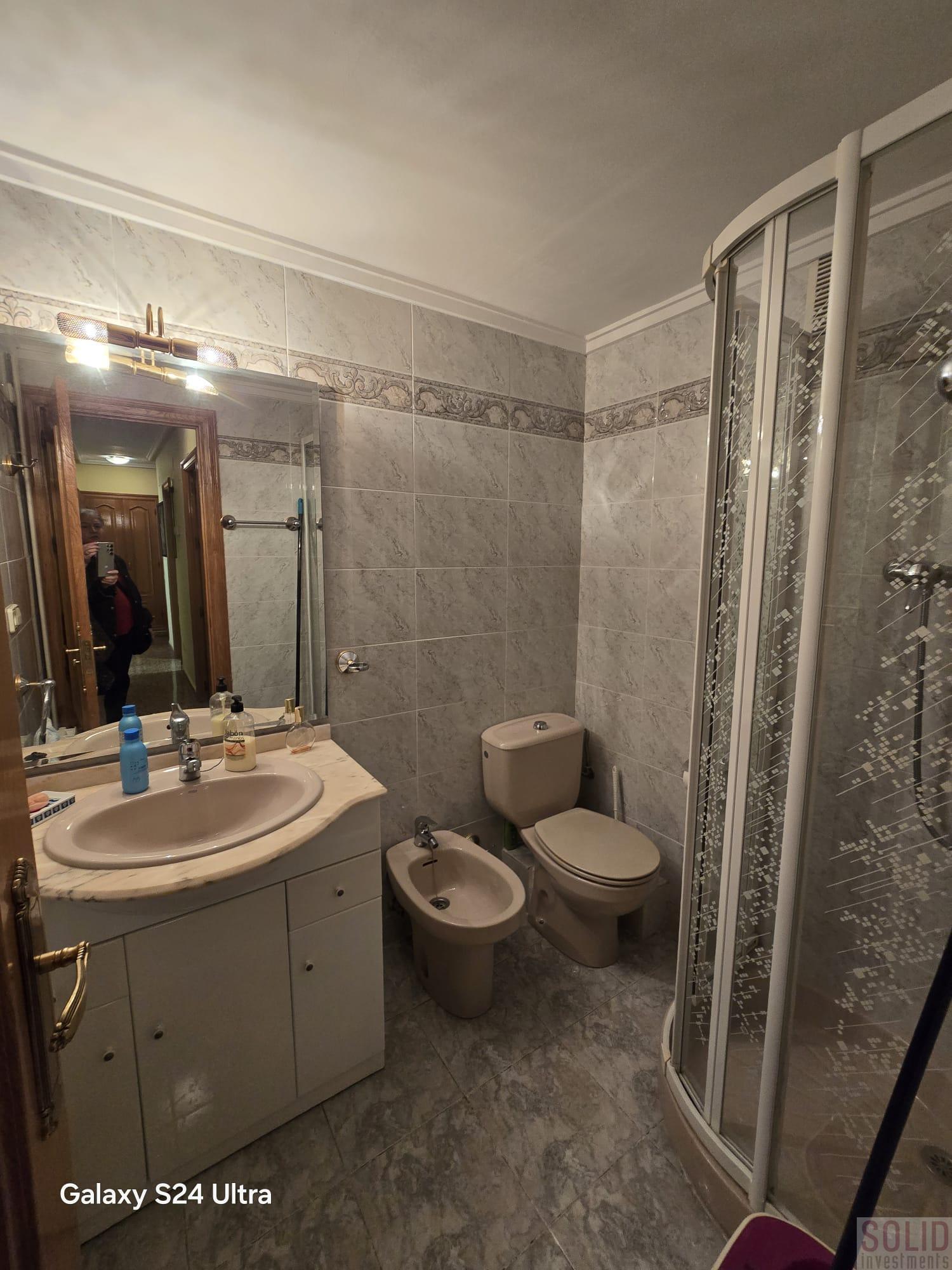 For sale of flat in Valencia