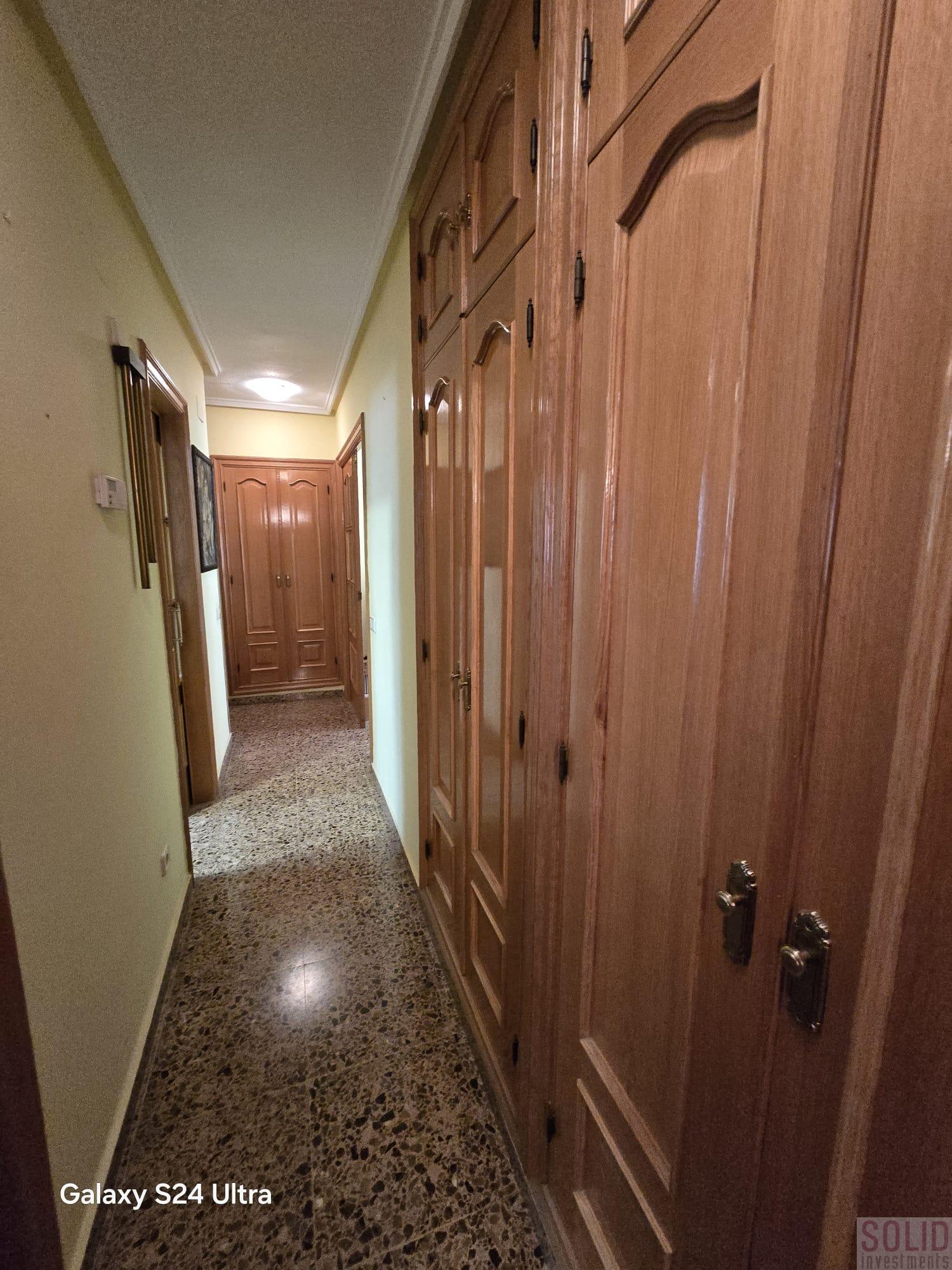 For sale of flat in Valencia