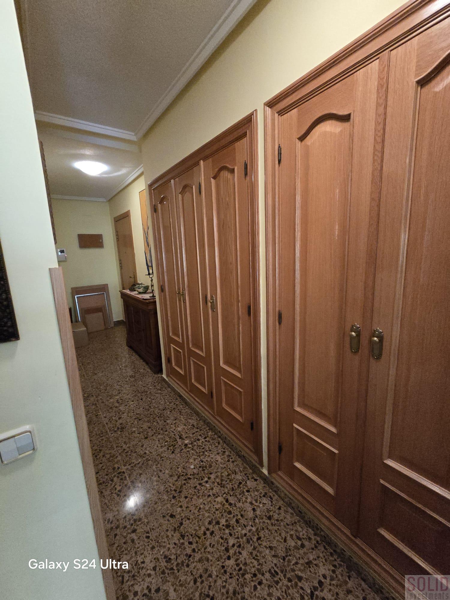 For sale of flat in Valencia