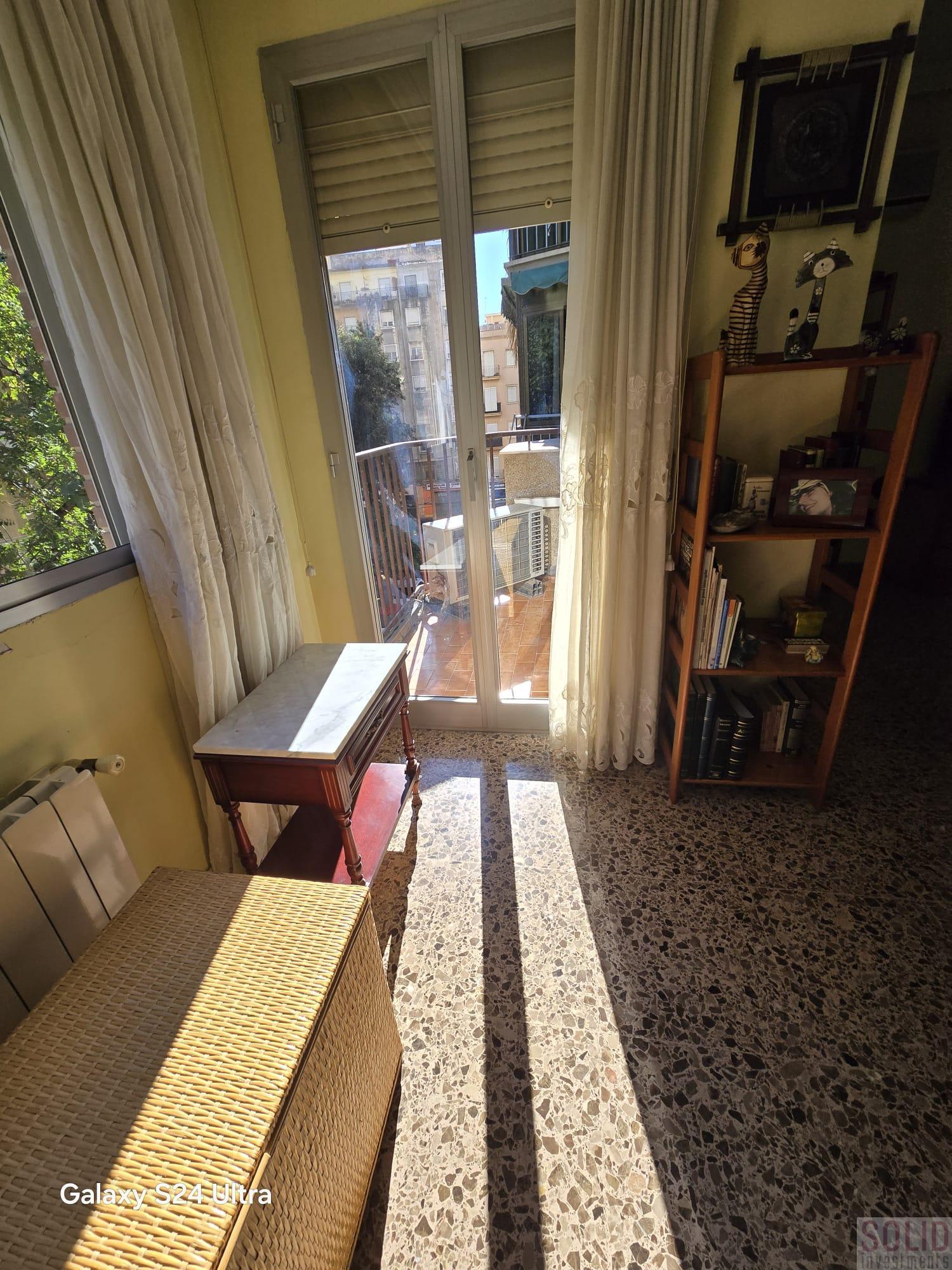 For sale of flat in Valencia