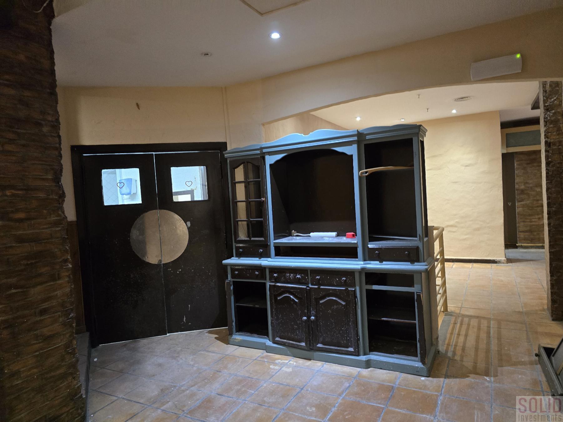 For sale of commercial in Valencia