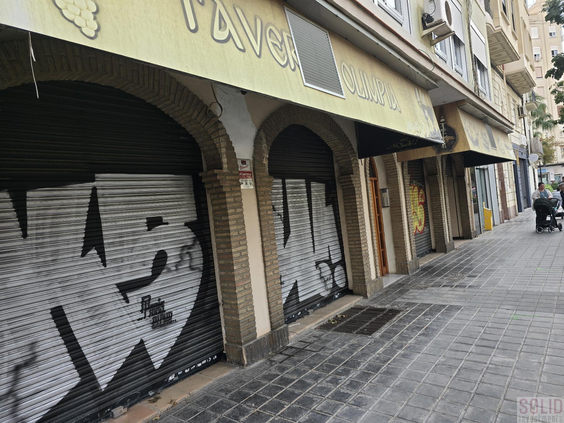 For sale of commercial in Valencia