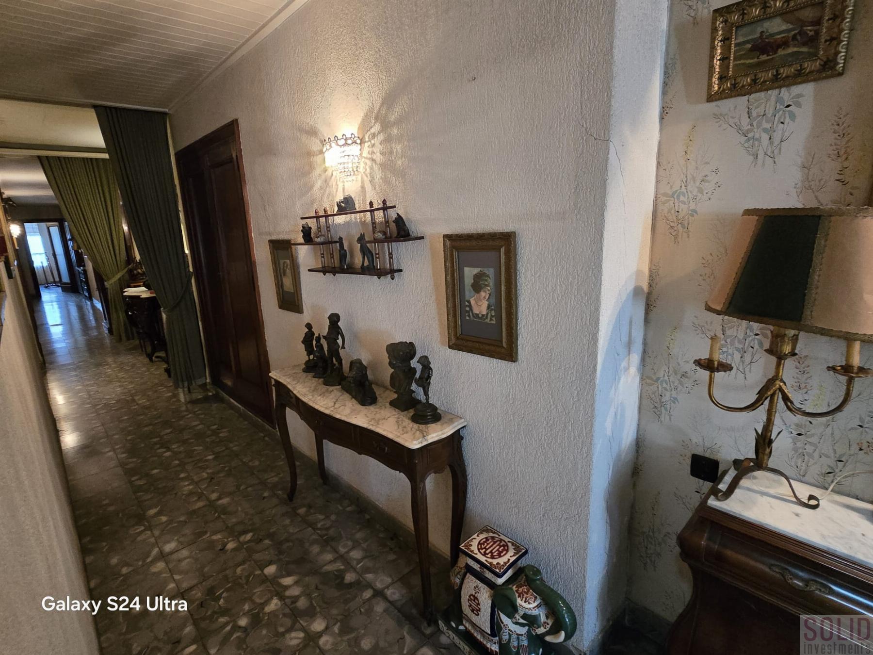For sale of flat in Valencia