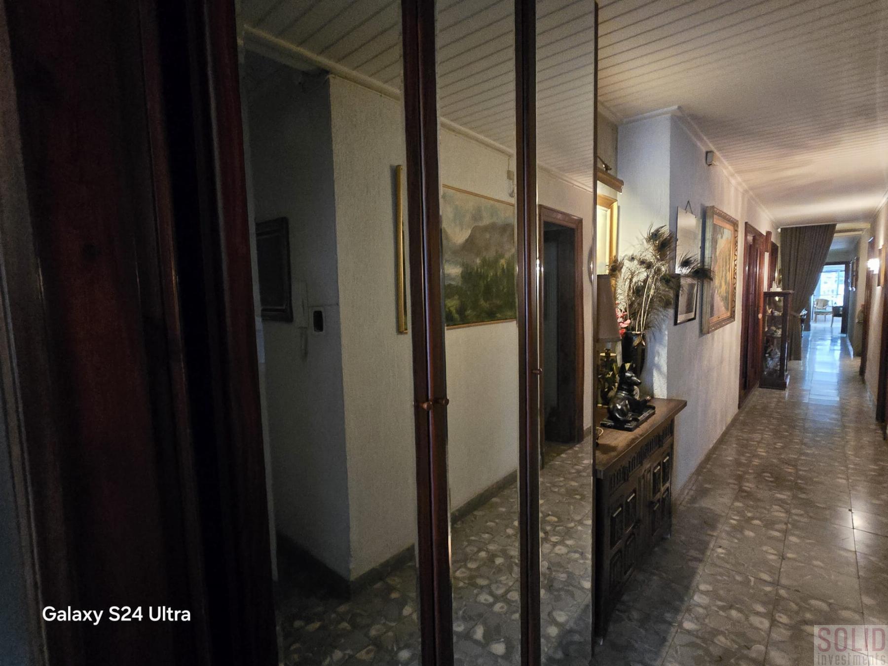 For sale of flat in Valencia