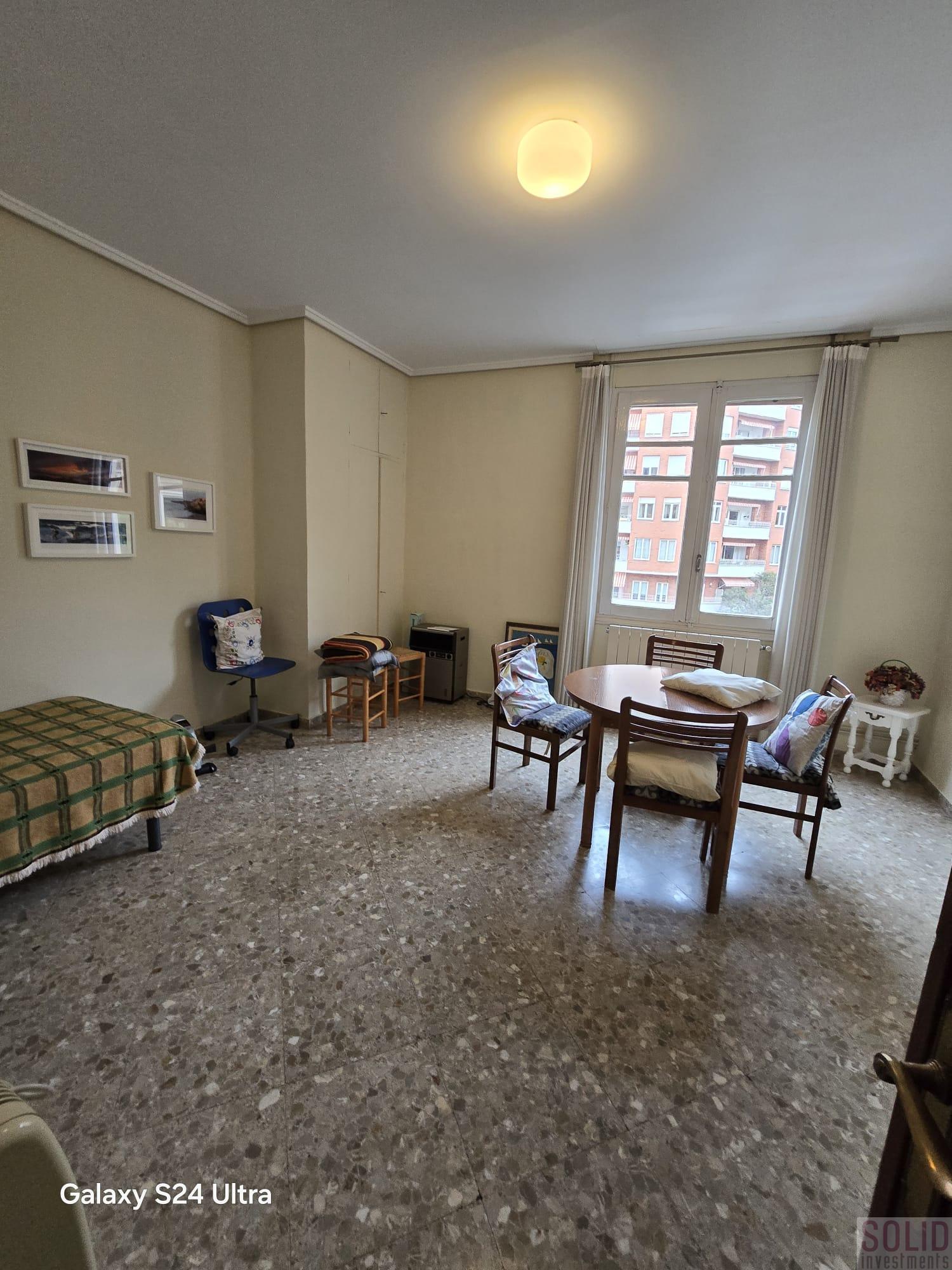 For sale of flat in Valencia
