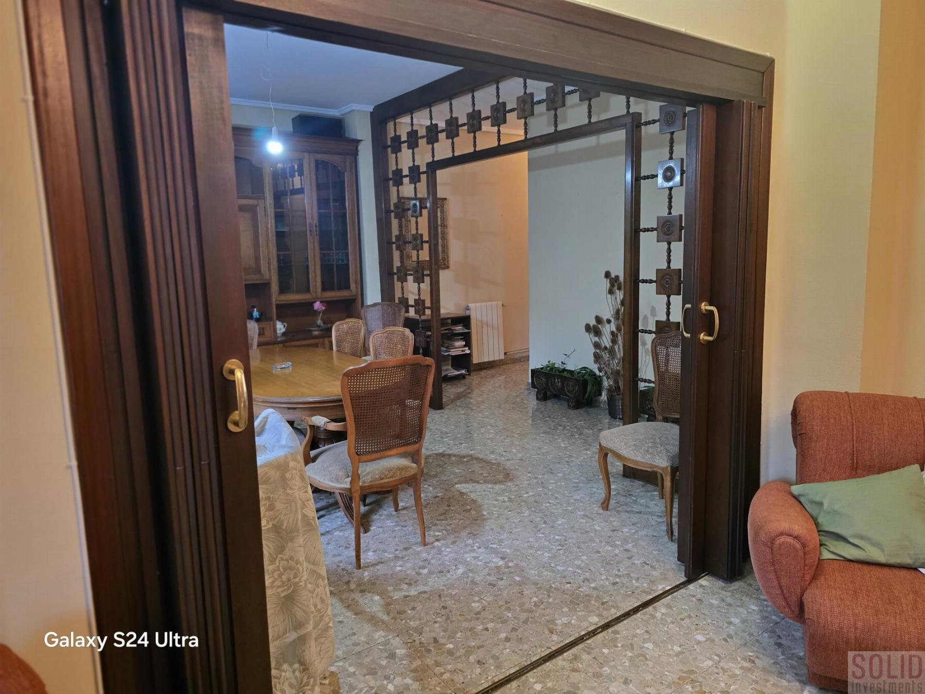 For sale of flat in Valencia
