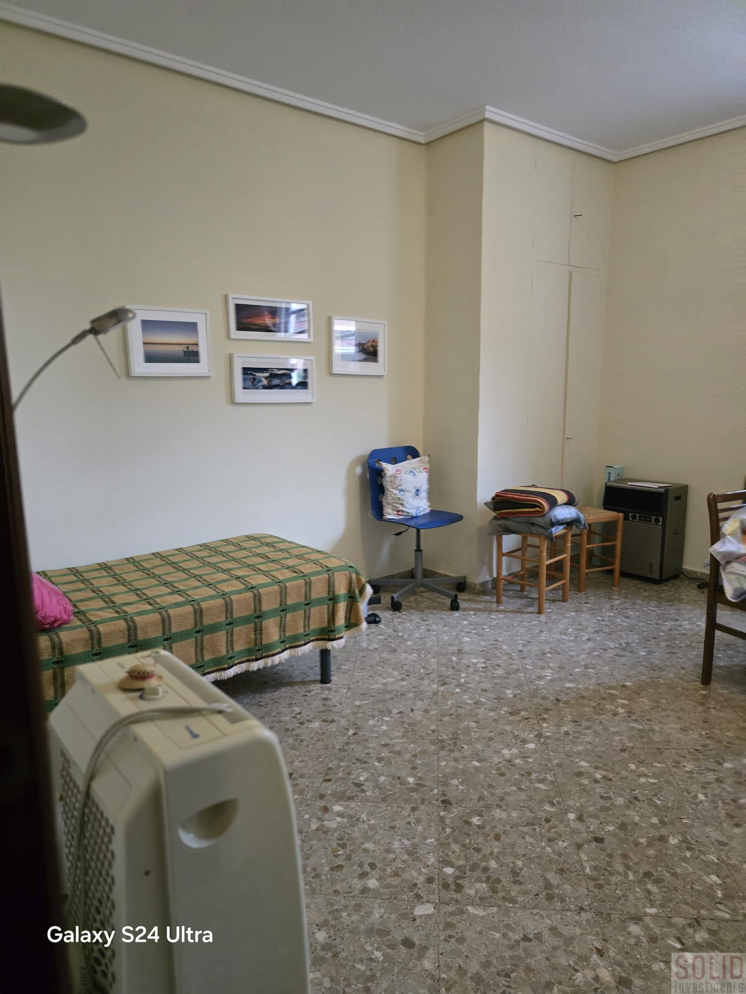 For sale of flat in Valencia