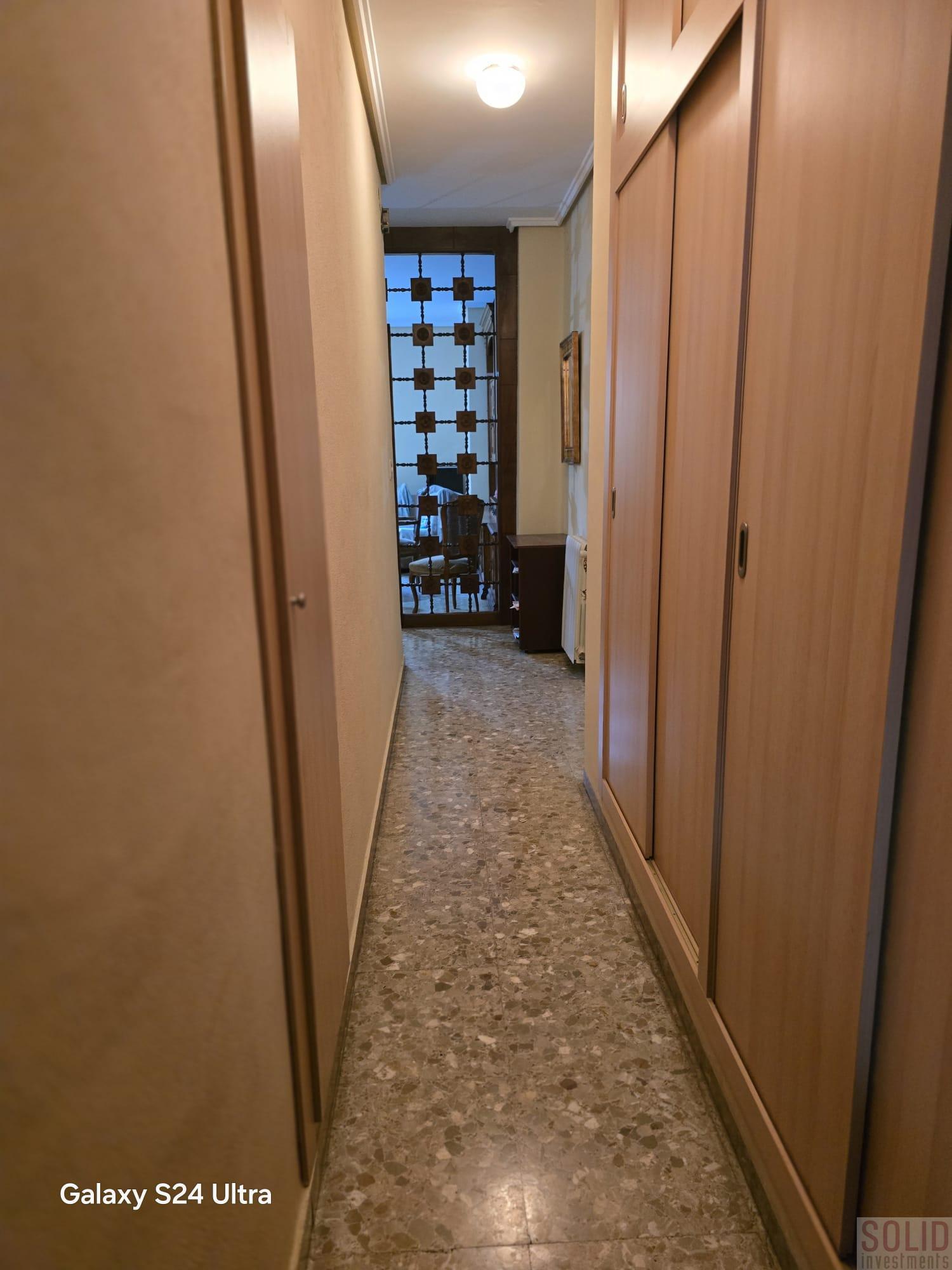 For sale of flat in Valencia