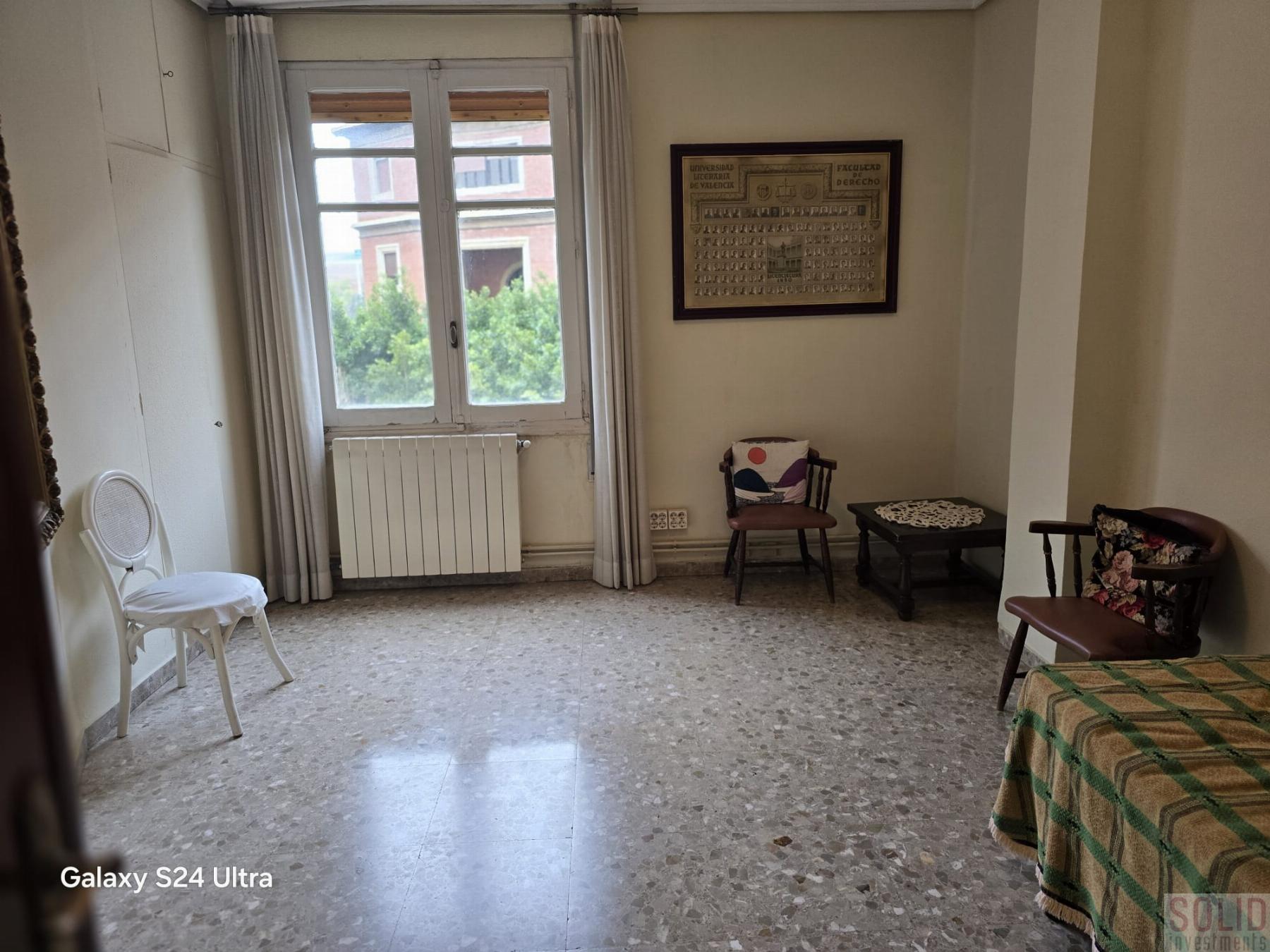 For sale of flat in Valencia