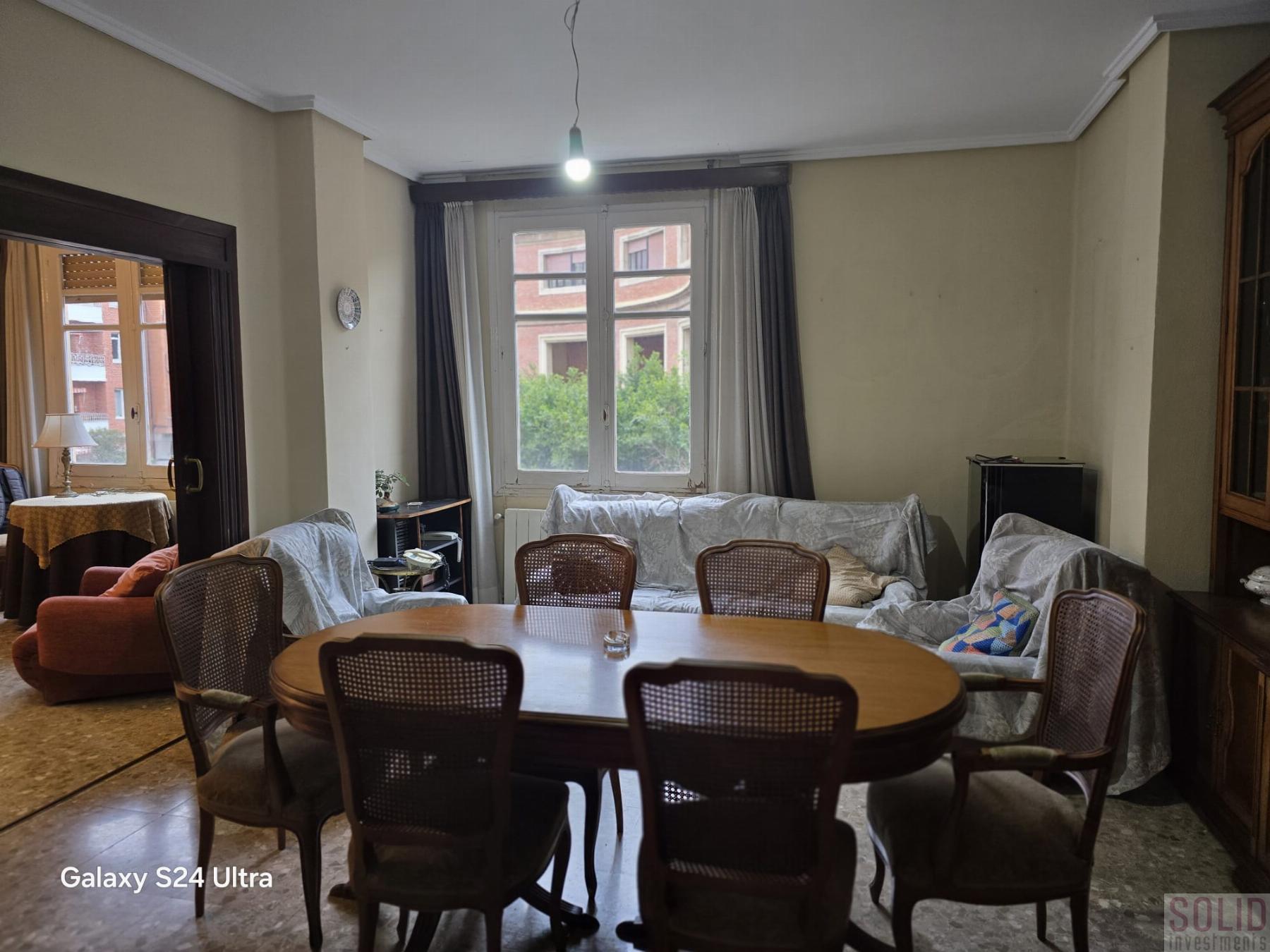 For sale of flat in Valencia