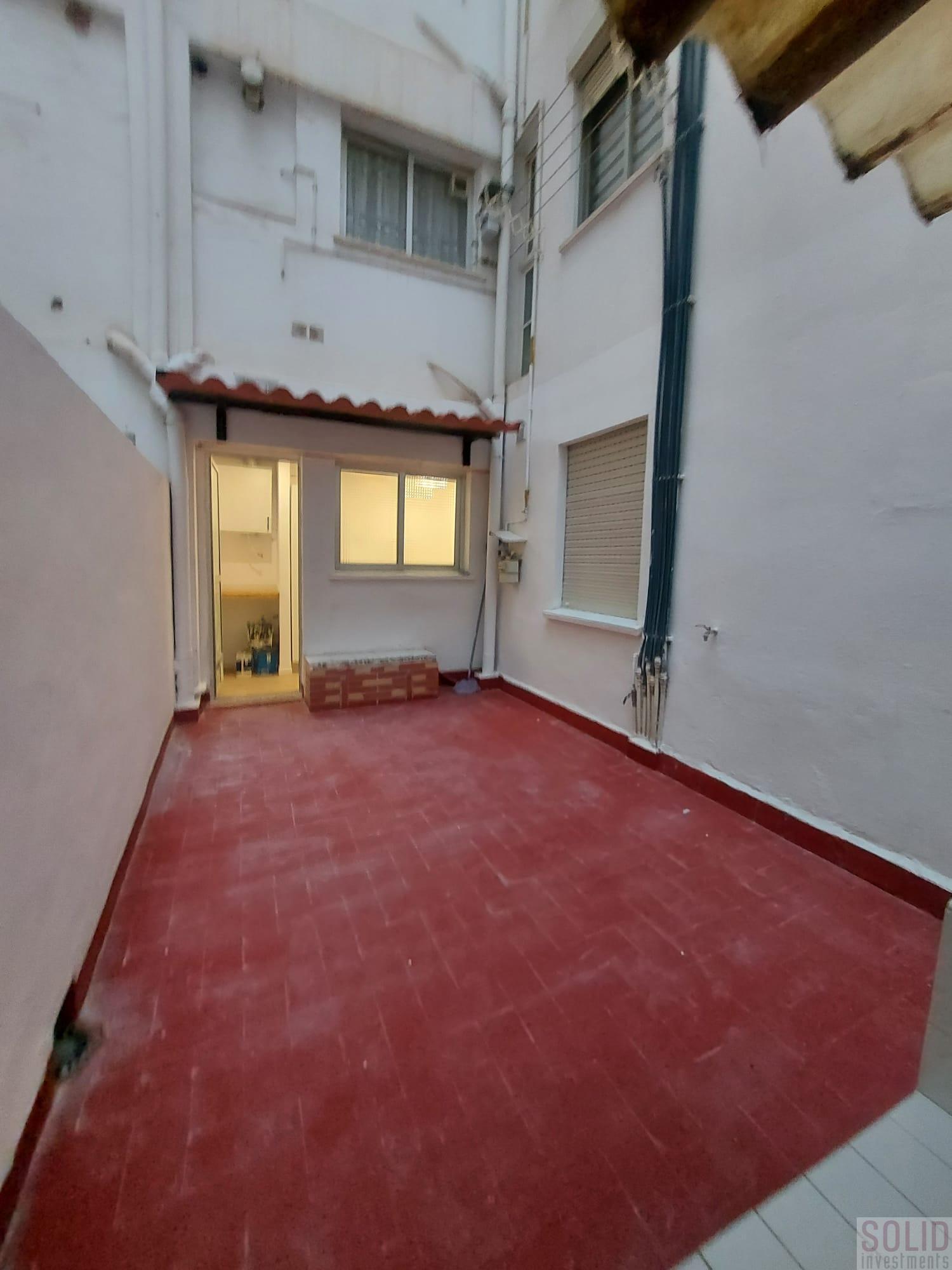 For sale of flat in Valencia