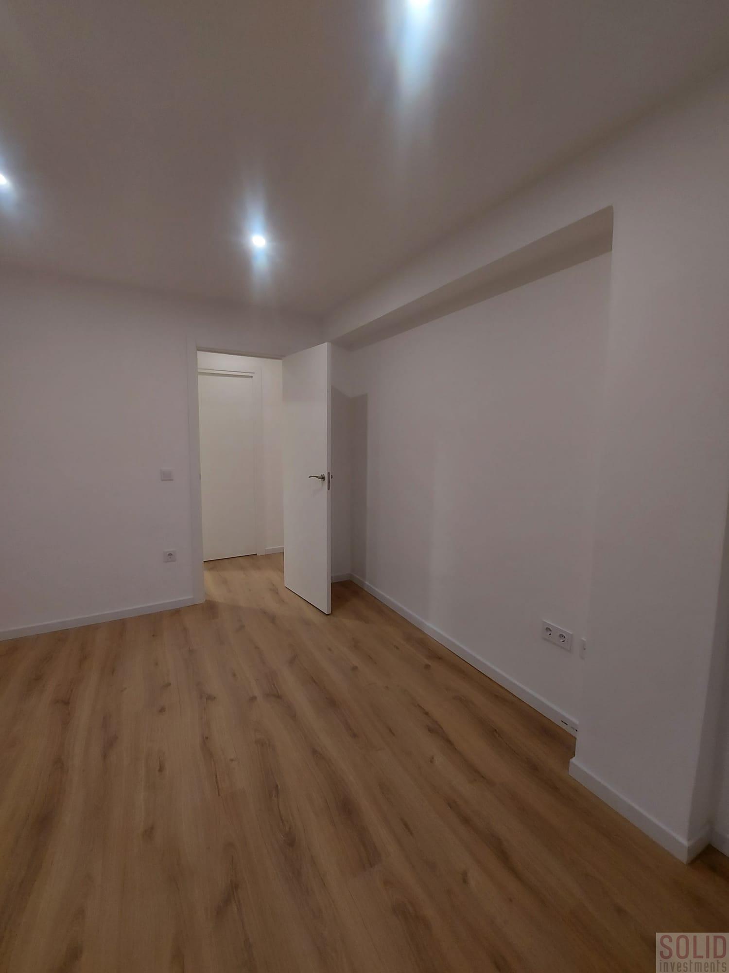 For sale of flat in Valencia