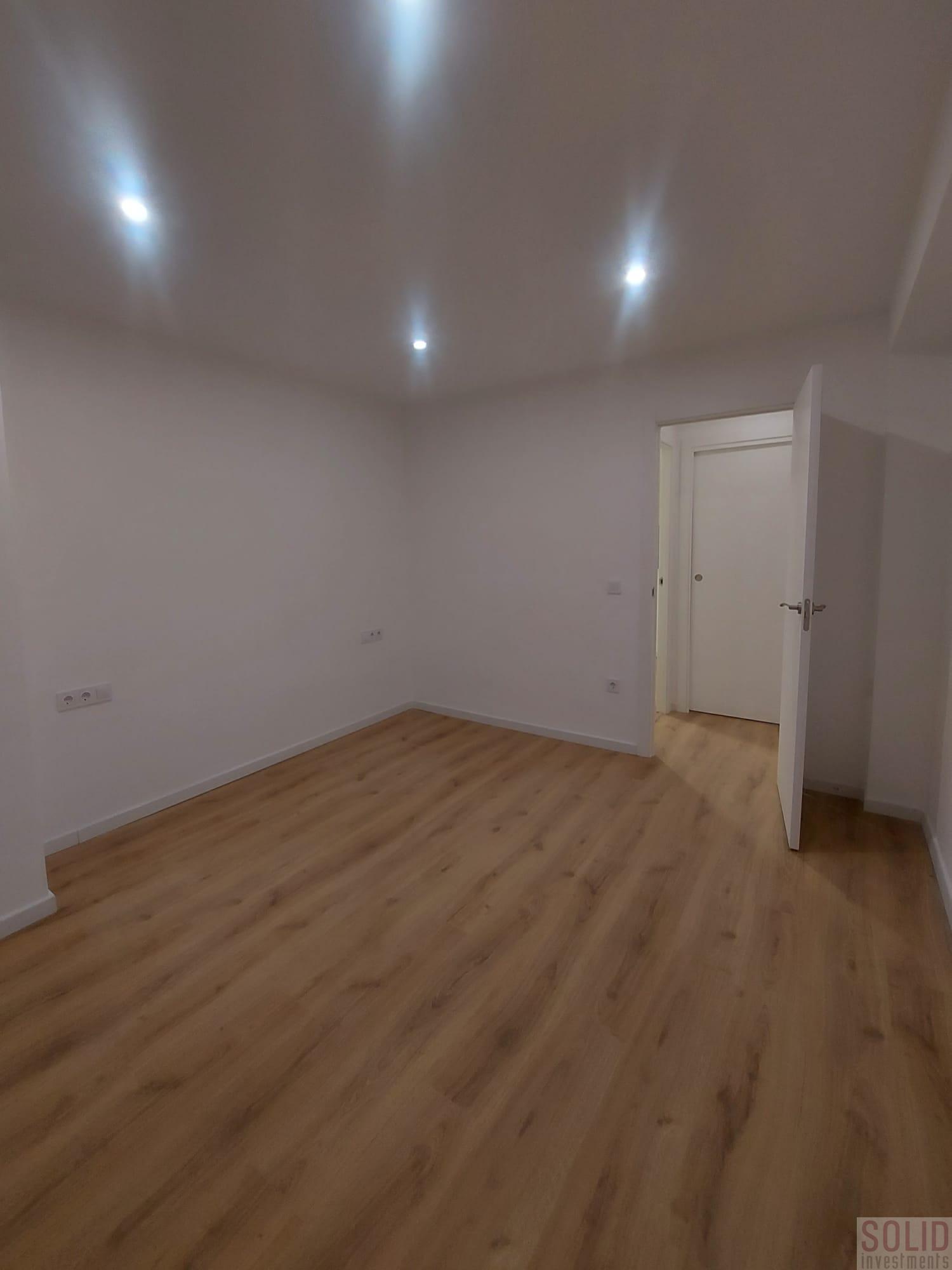 For sale of flat in Valencia