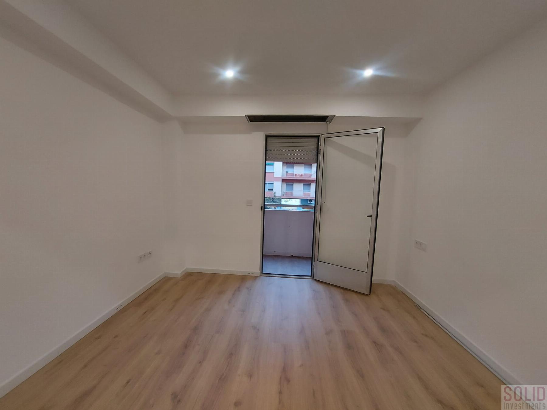 For sale of flat in Valencia