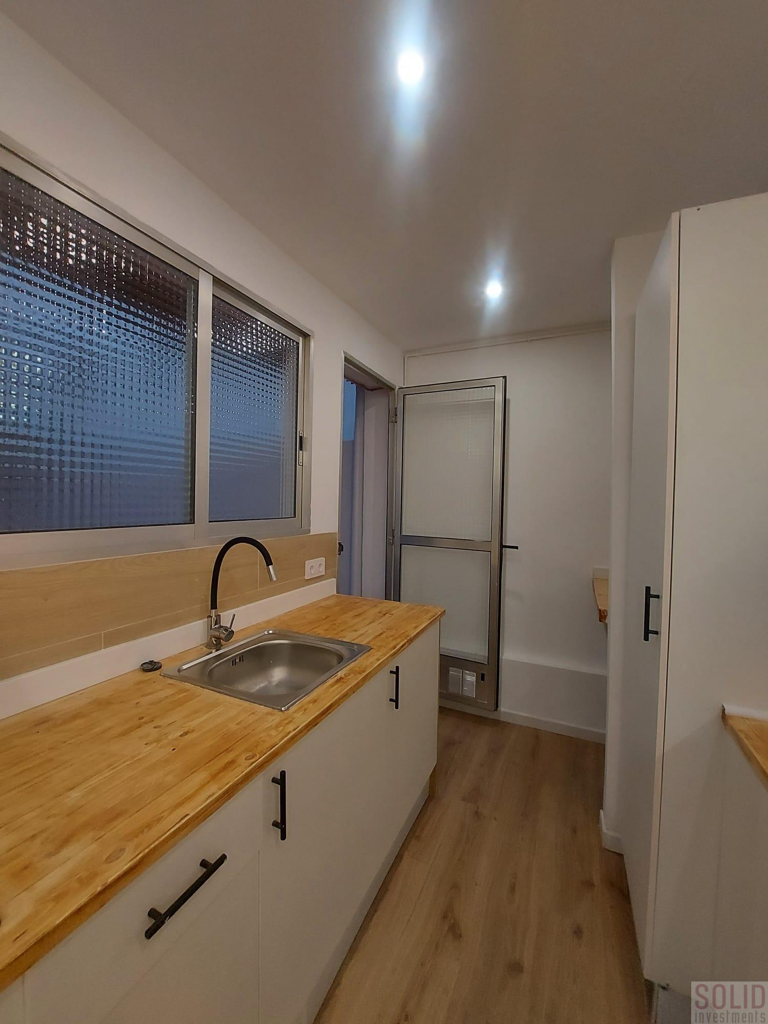 For sale of flat in Valencia