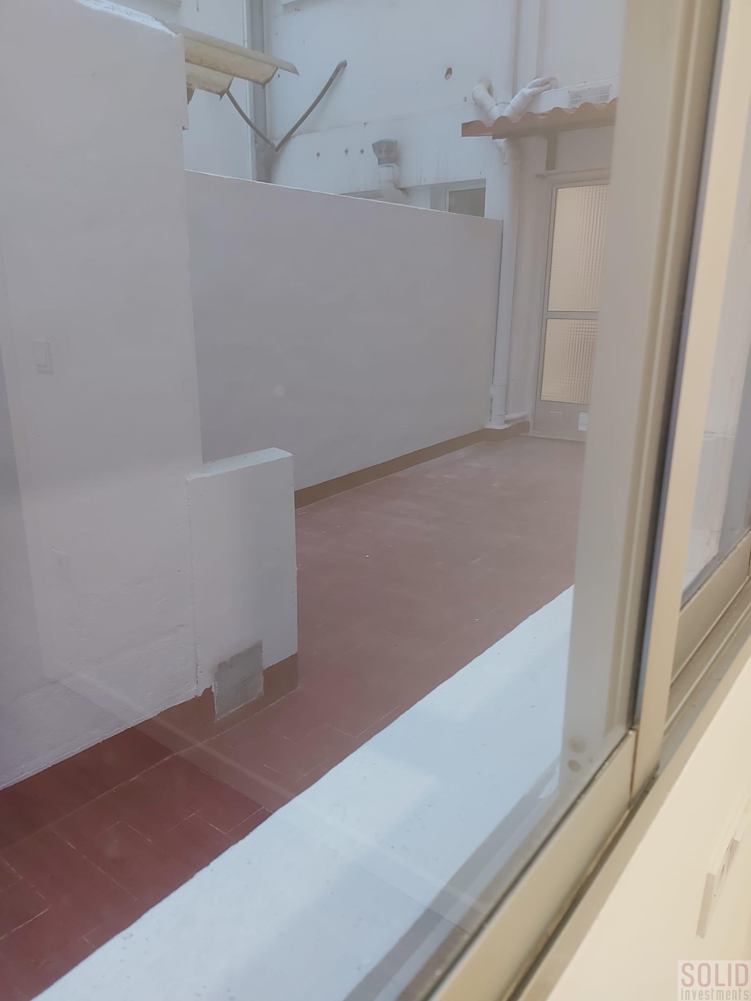 For sale of flat in Valencia