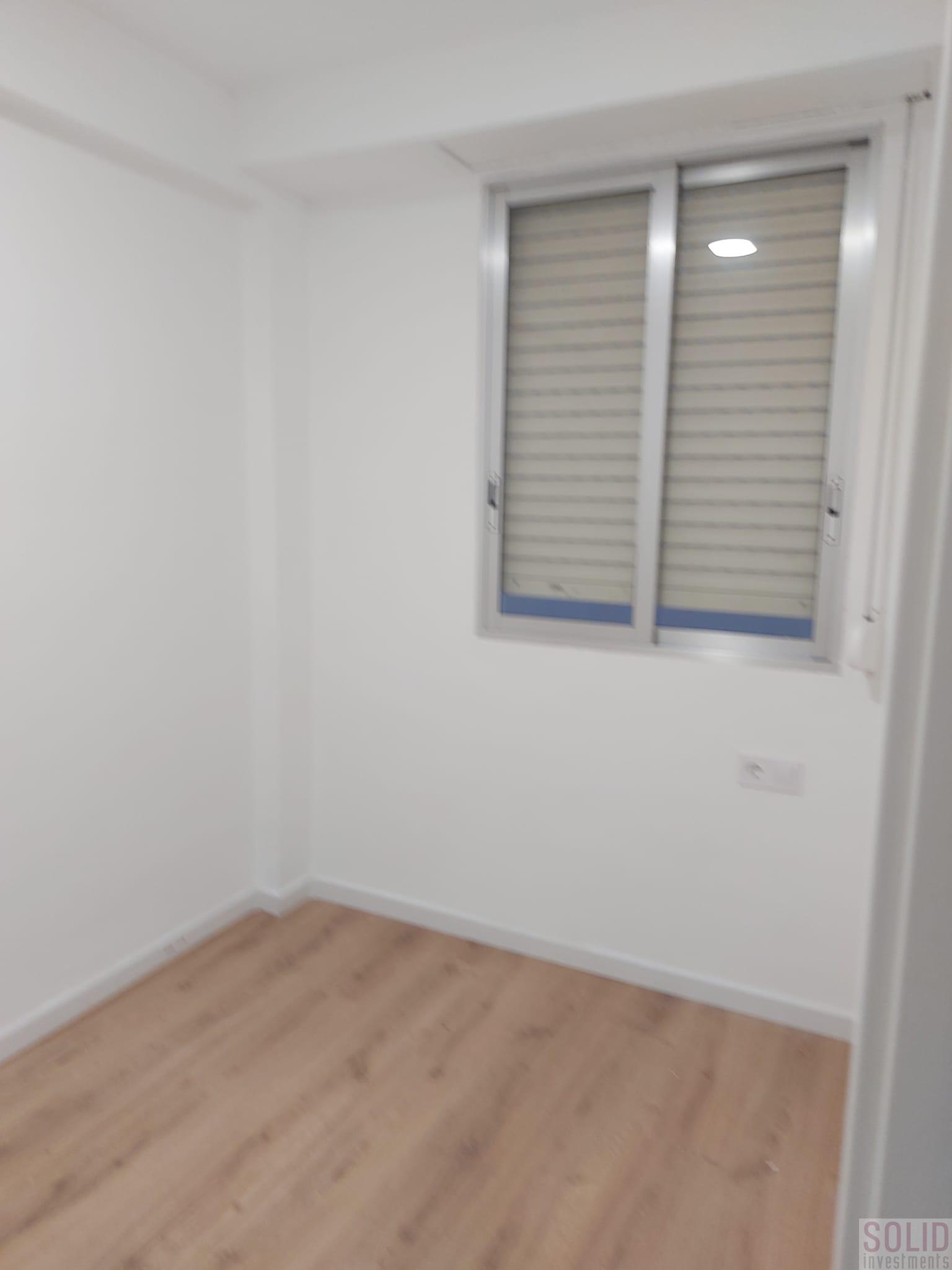 For sale of flat in Valencia